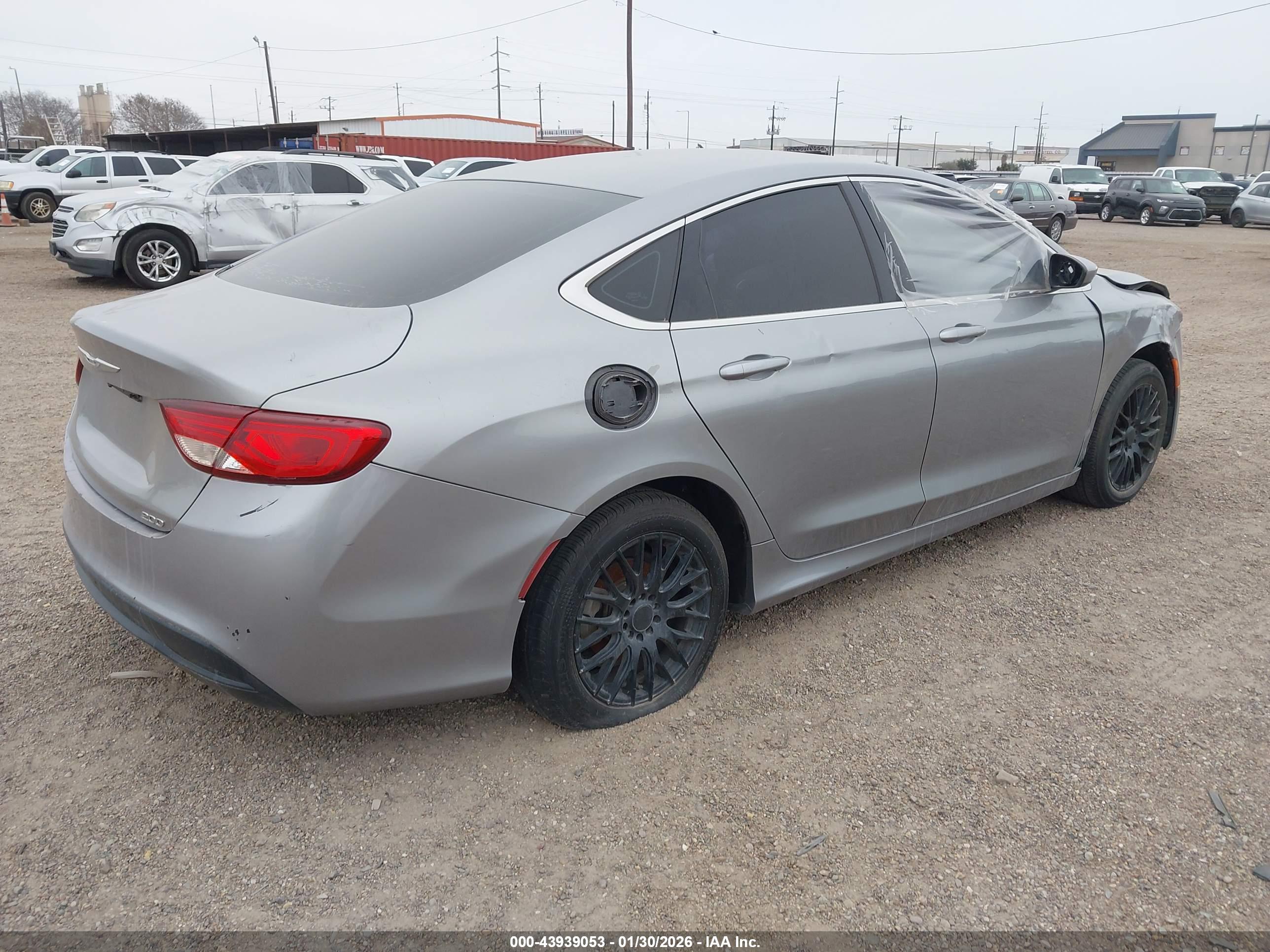 CHRYSLER 200 image 4
