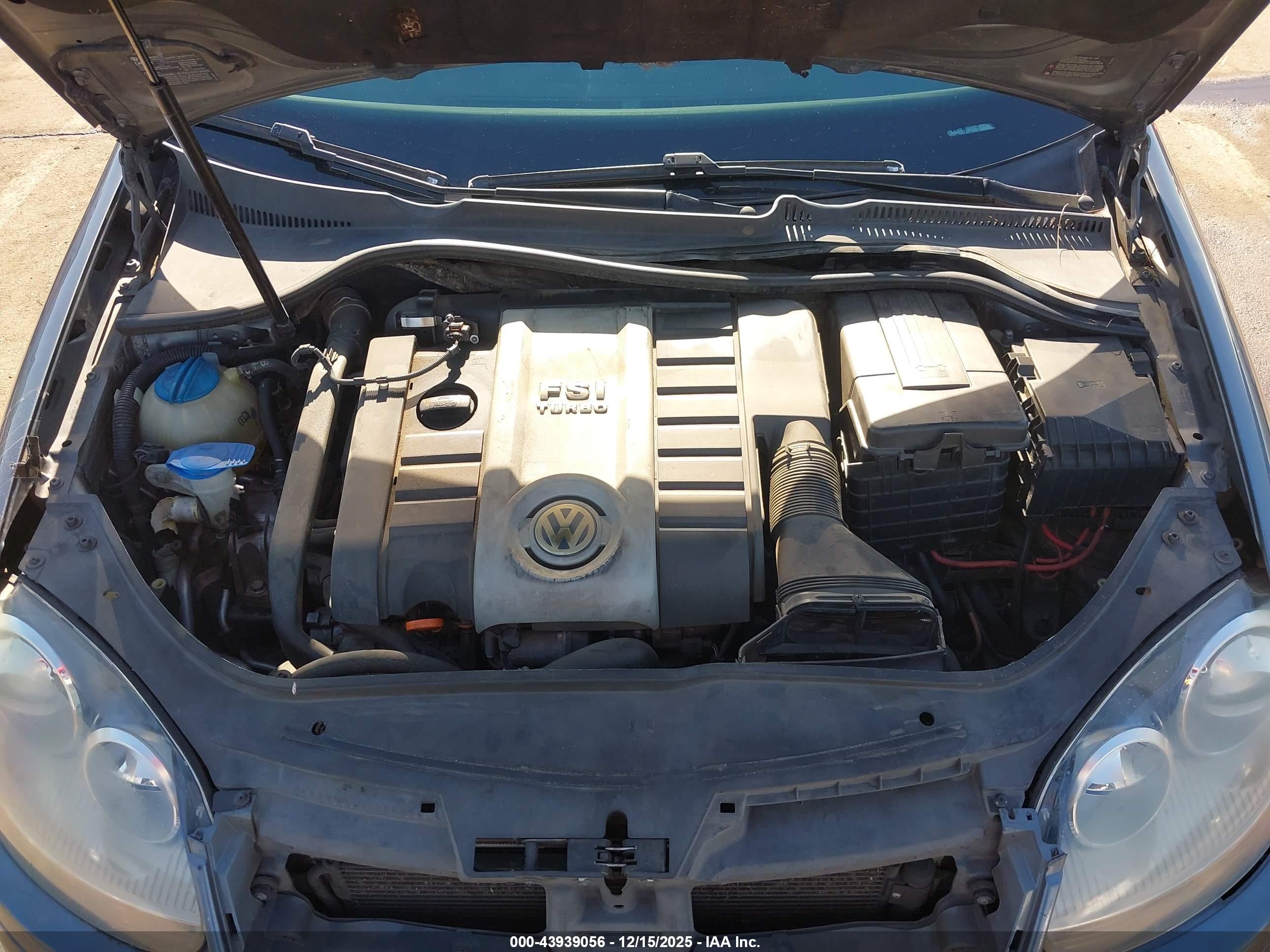 VOLKSWAGEN GLI image 10