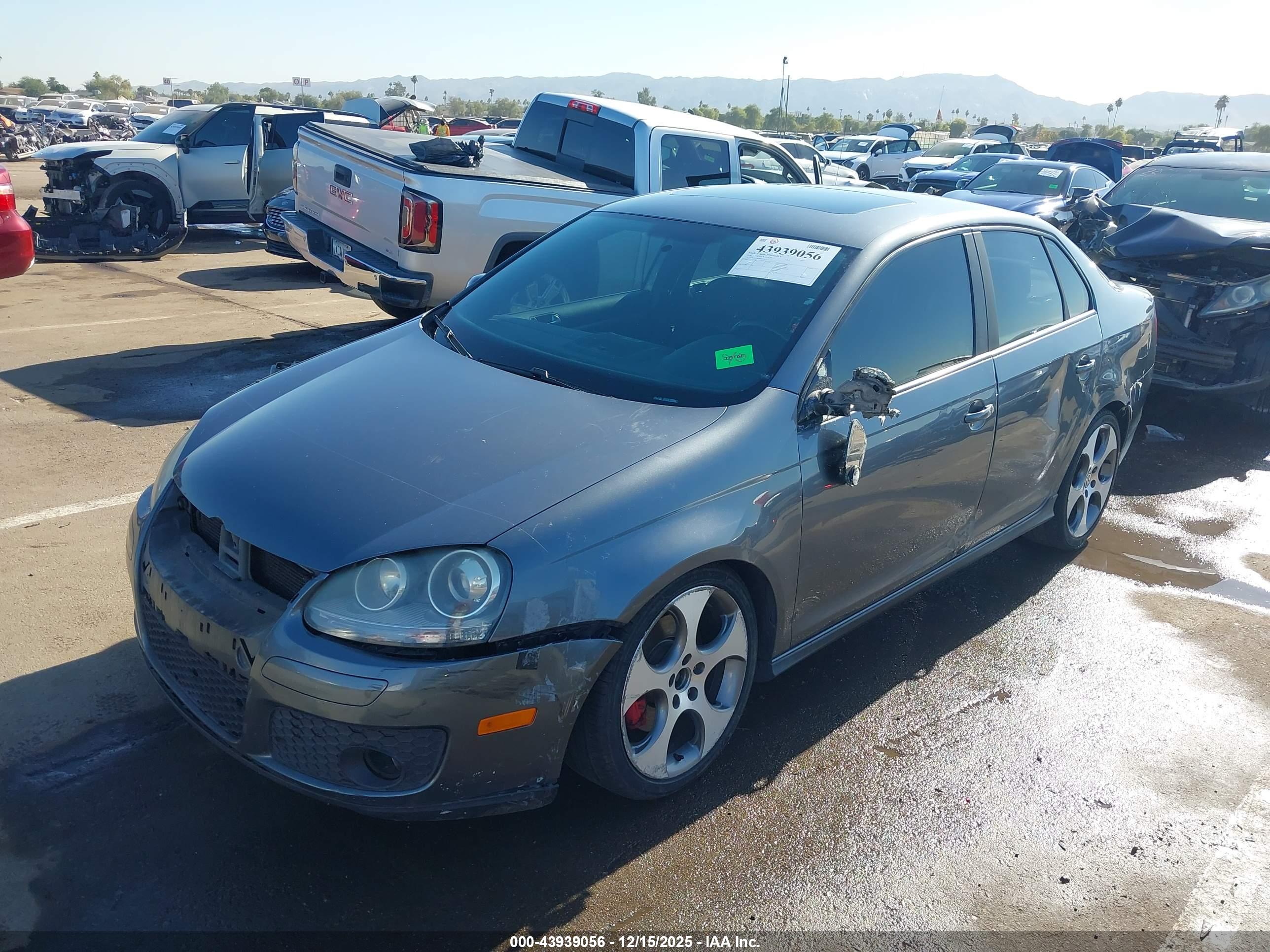 VOLKSWAGEN GLI image 2