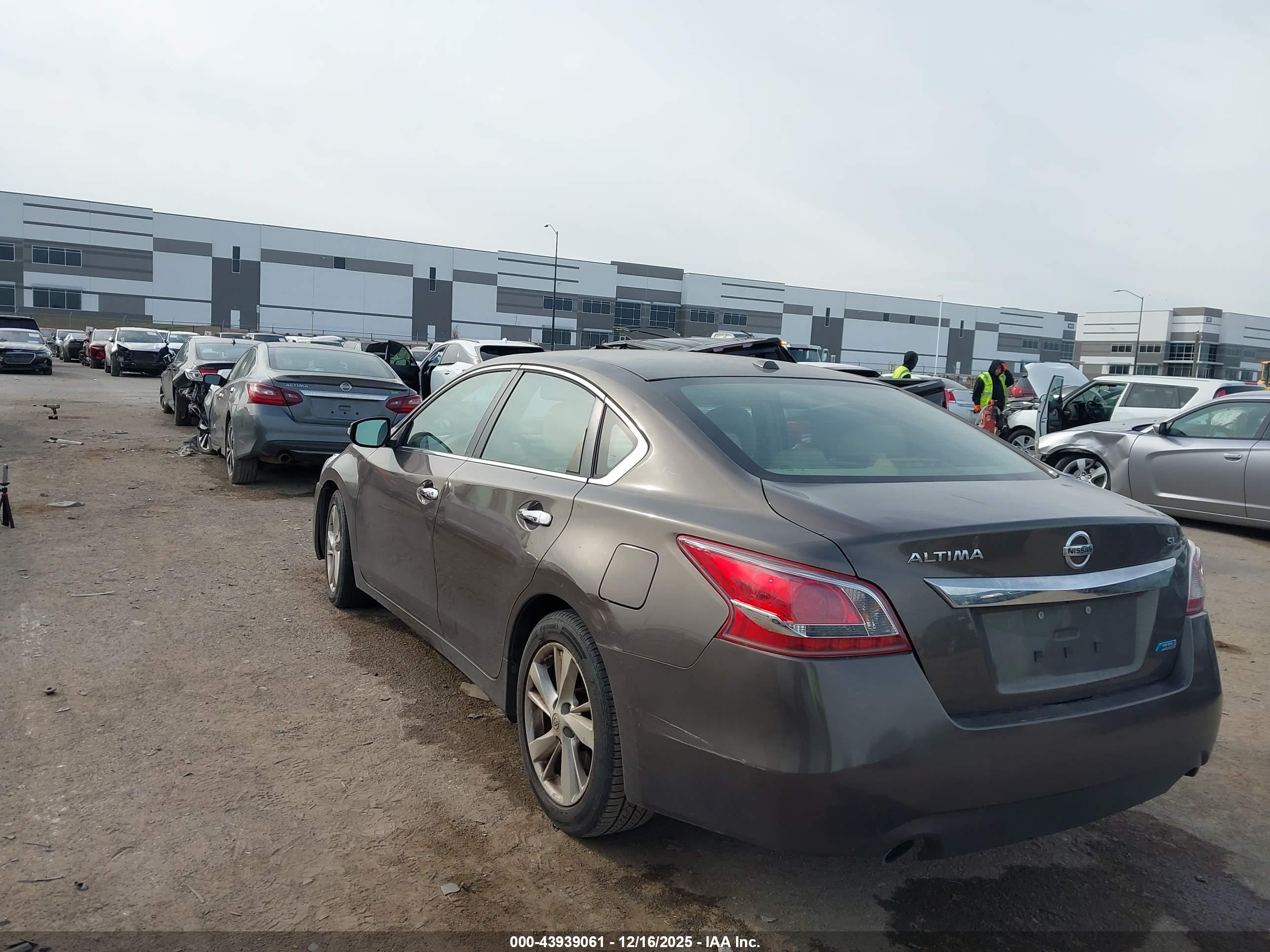 NISSAN ALTIMA image 3