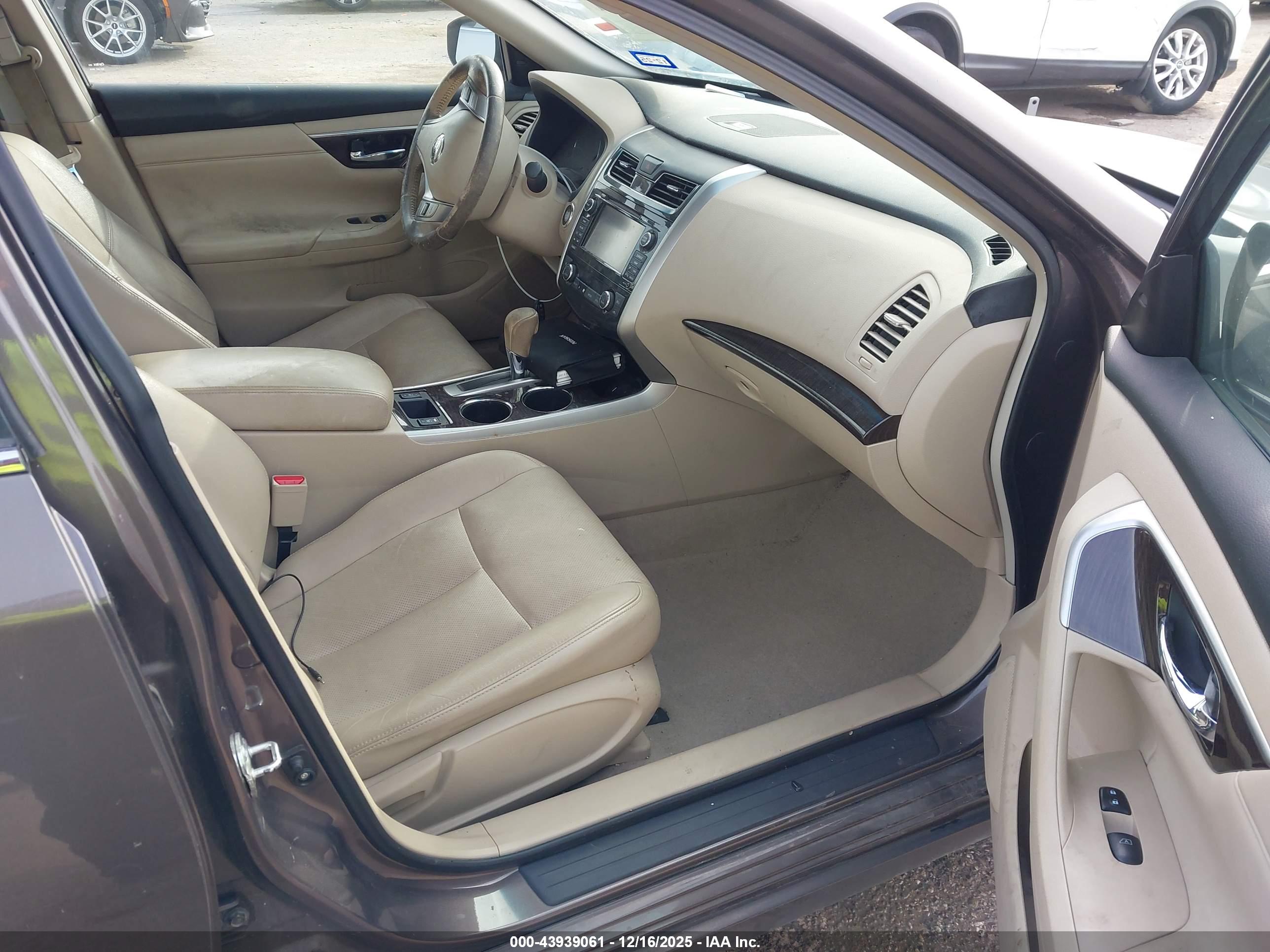 NISSAN ALTIMA image 5