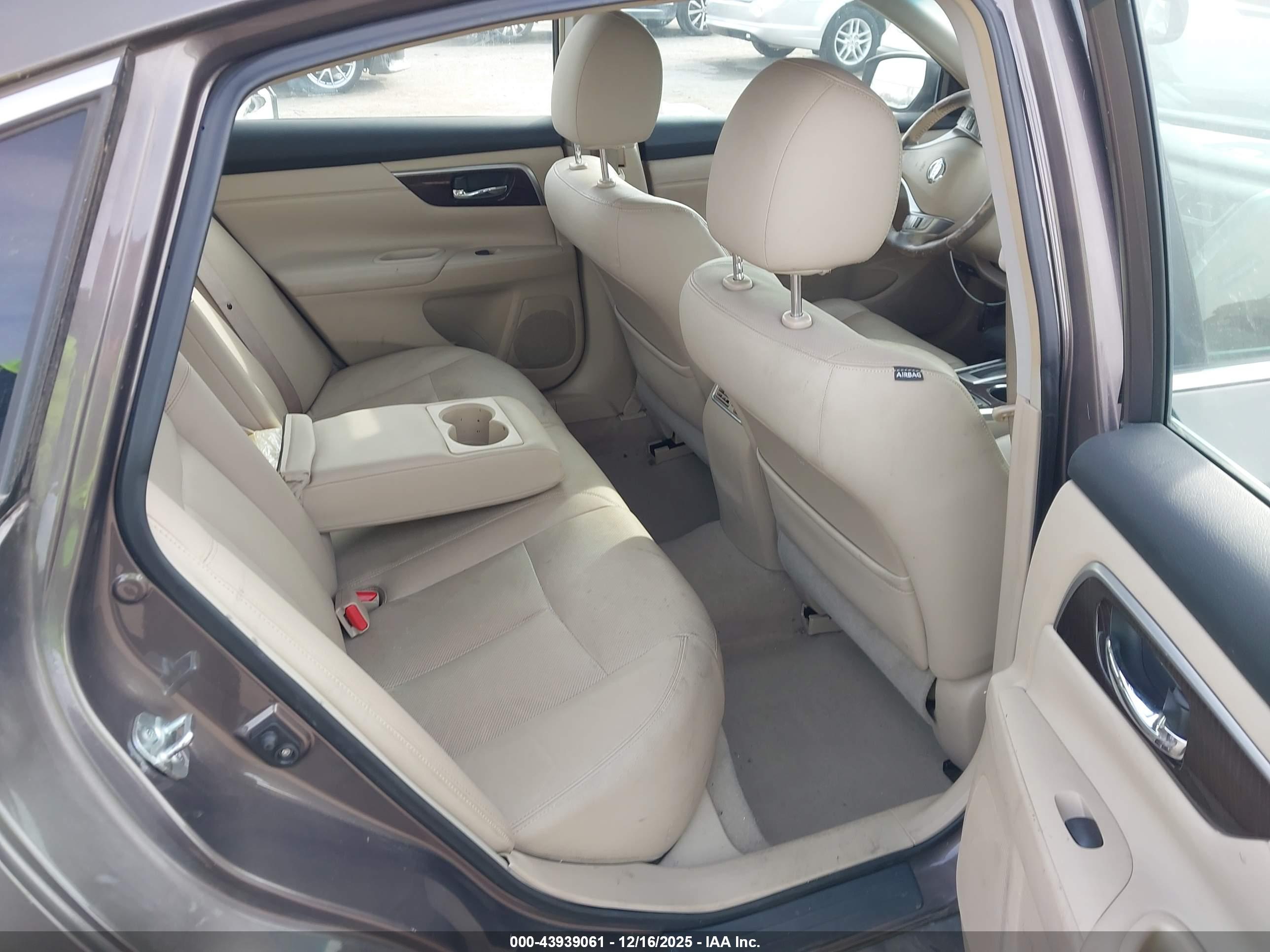 NISSAN ALTIMA image 8