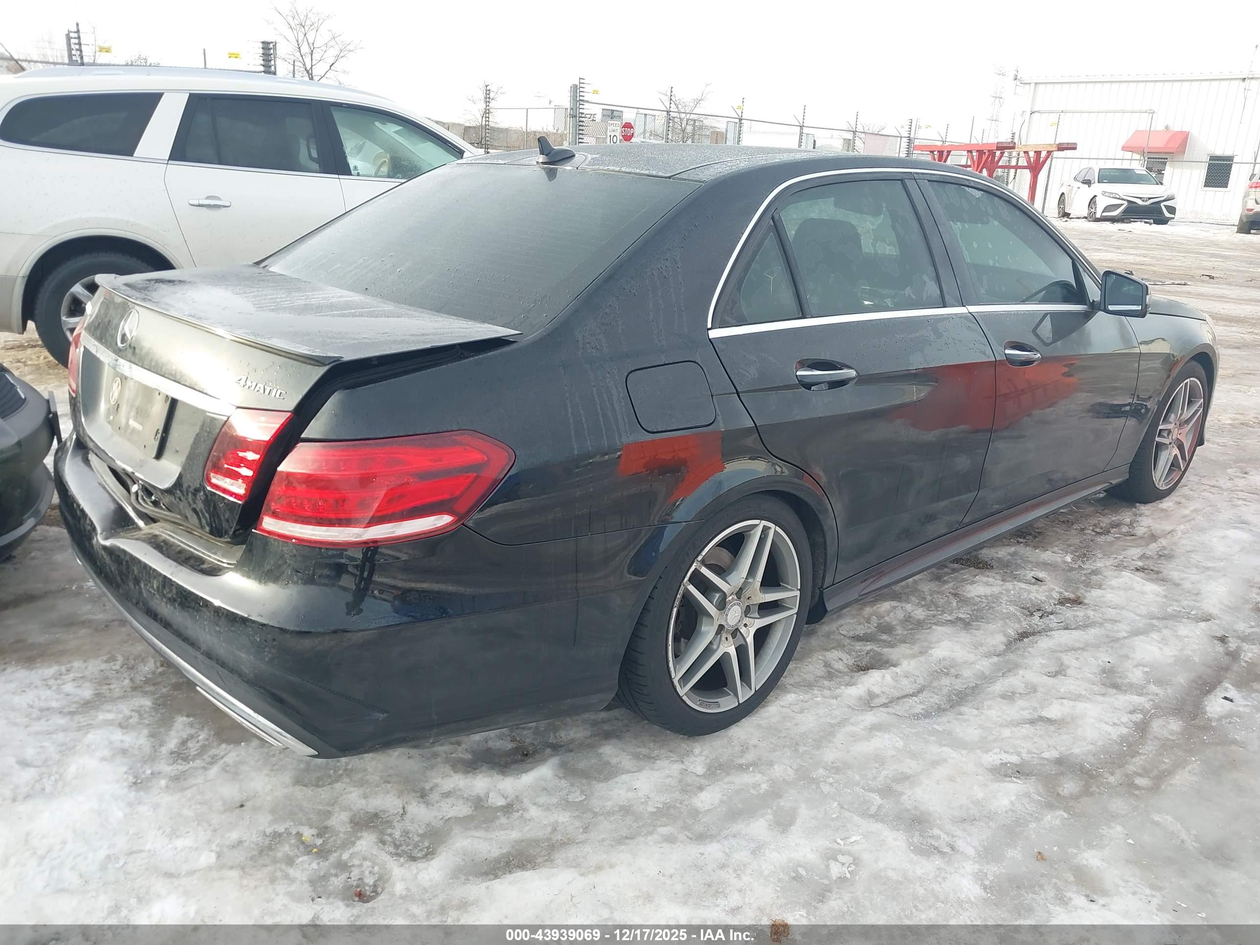 MERCEDES-BENZ E image 4