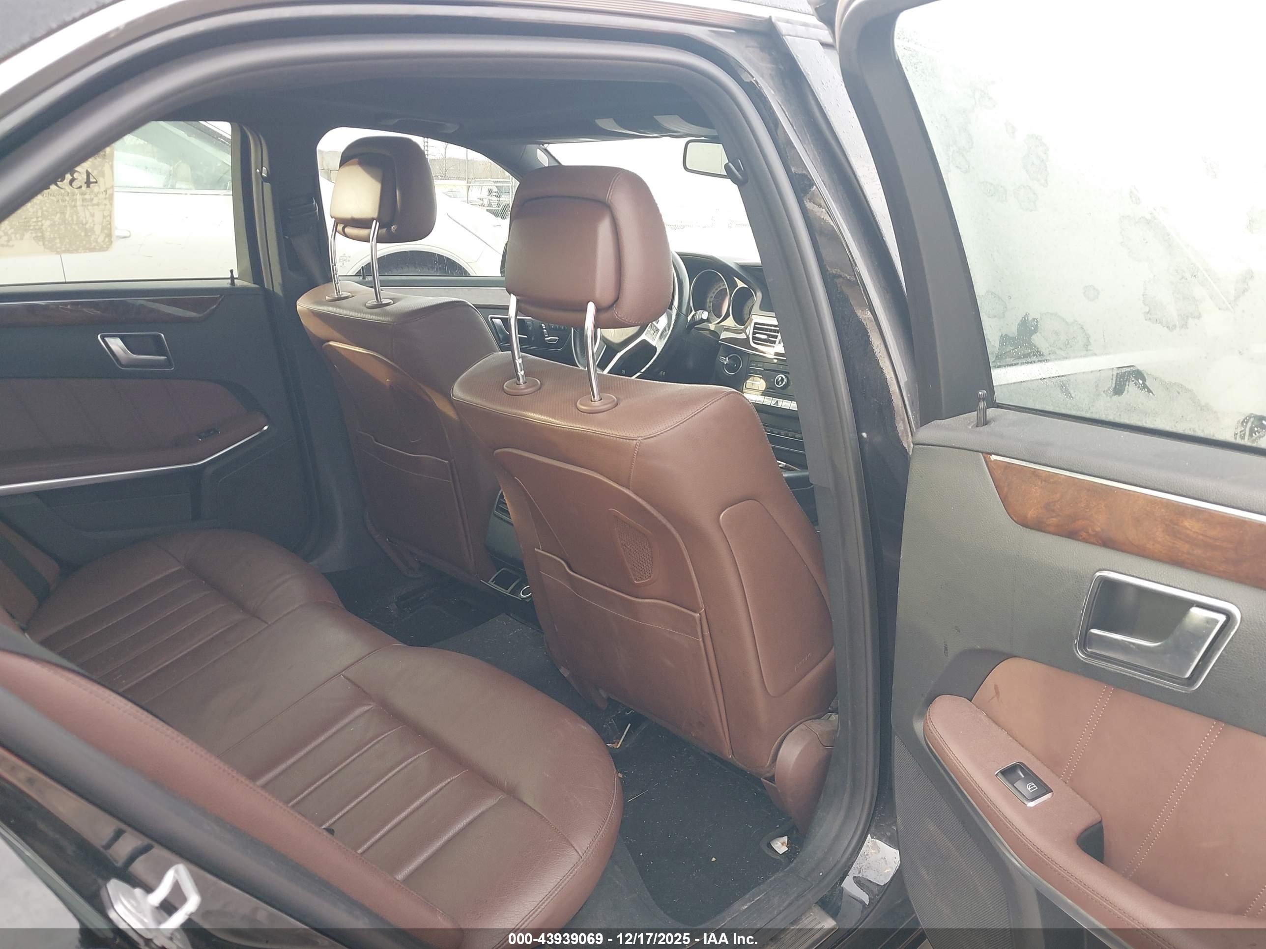 MERCEDES-BENZ E image 8