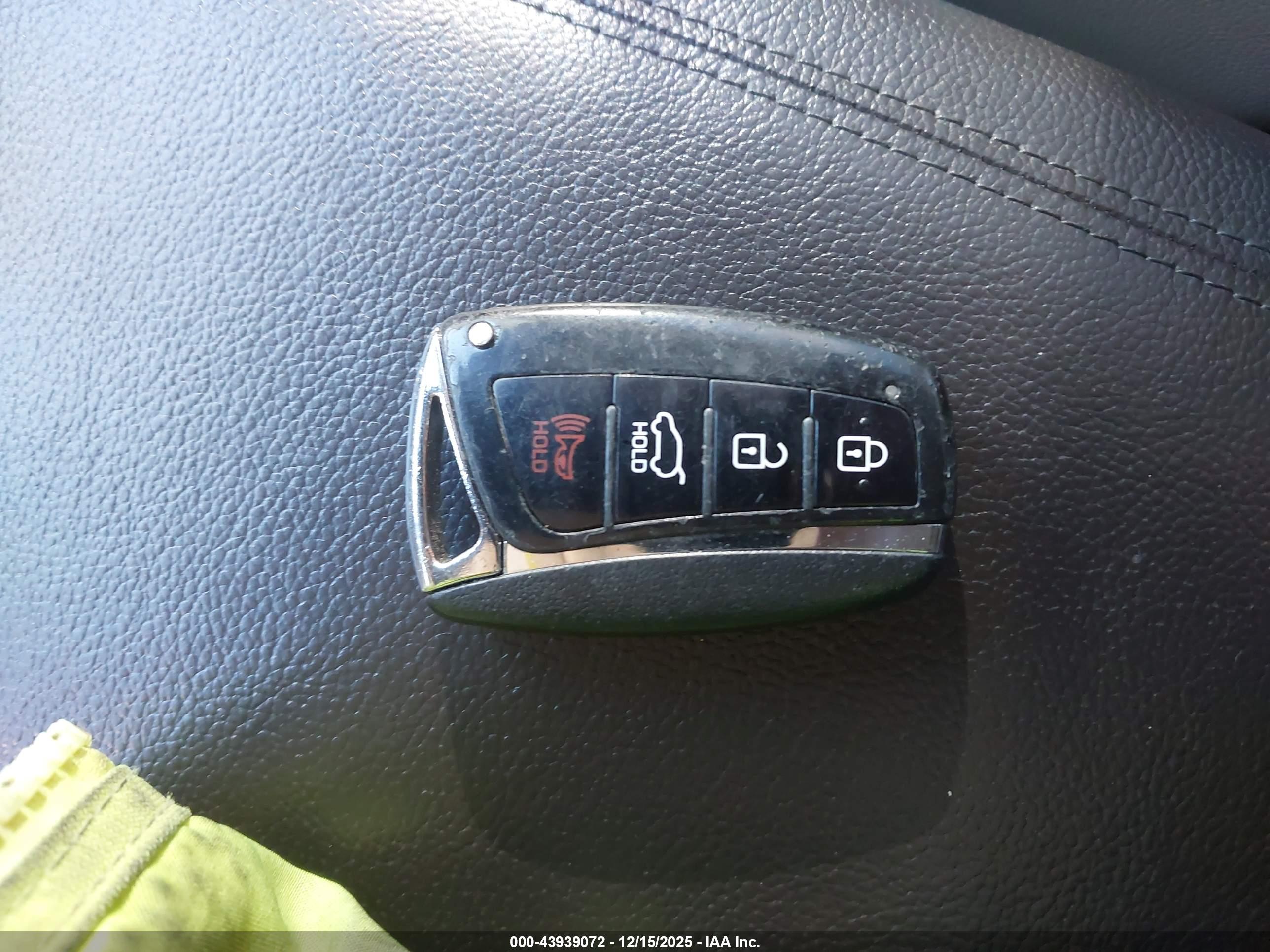 HYUNDAI SANTA image 11