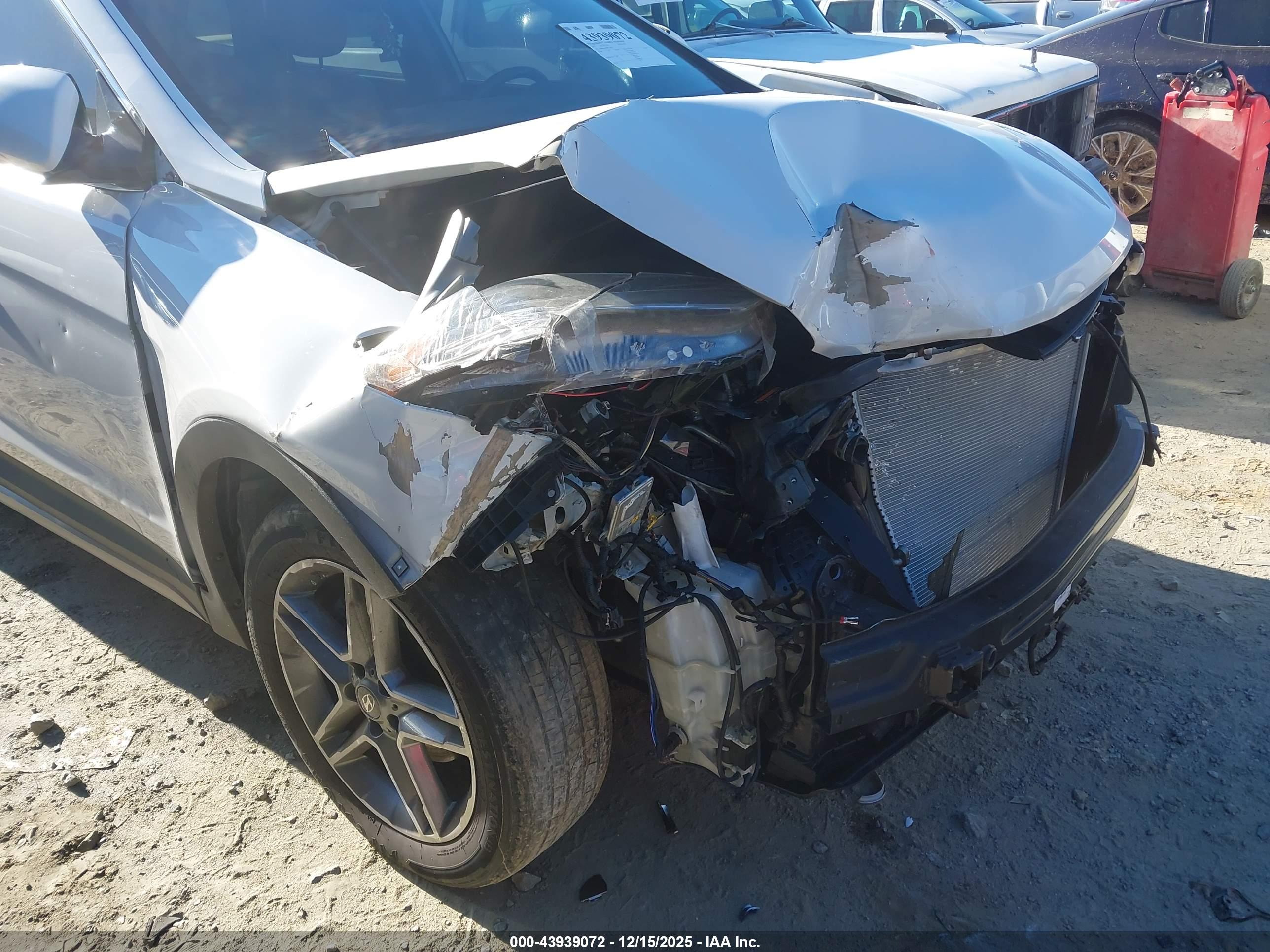 HYUNDAI SANTA image 6