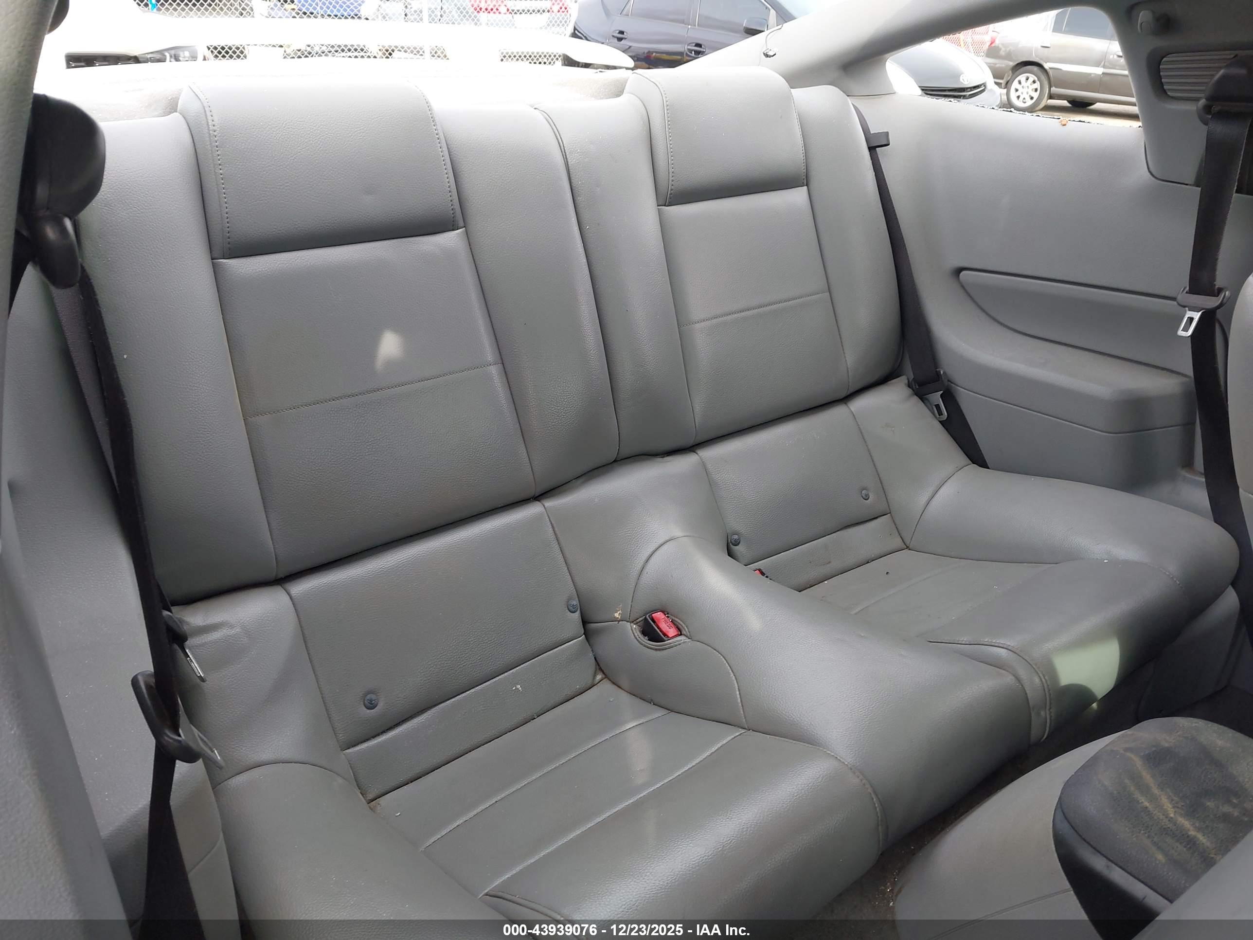 FORD MUSTANG image 8