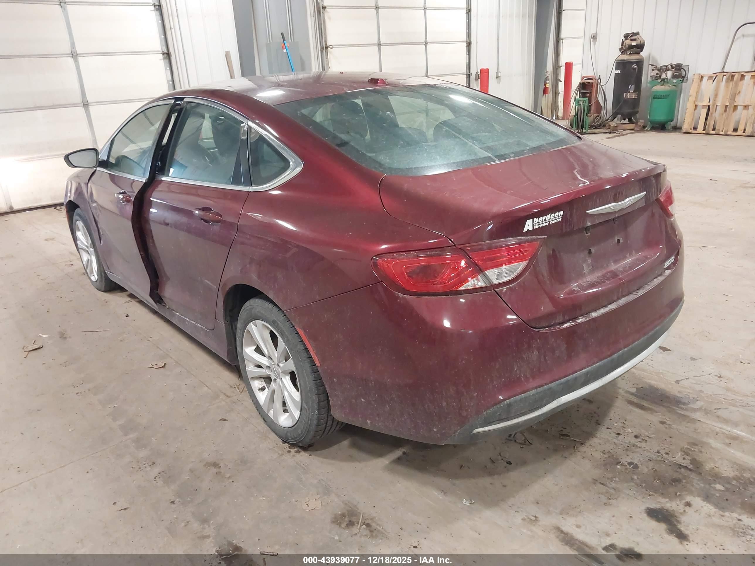 CHRYSLER 200 image 3