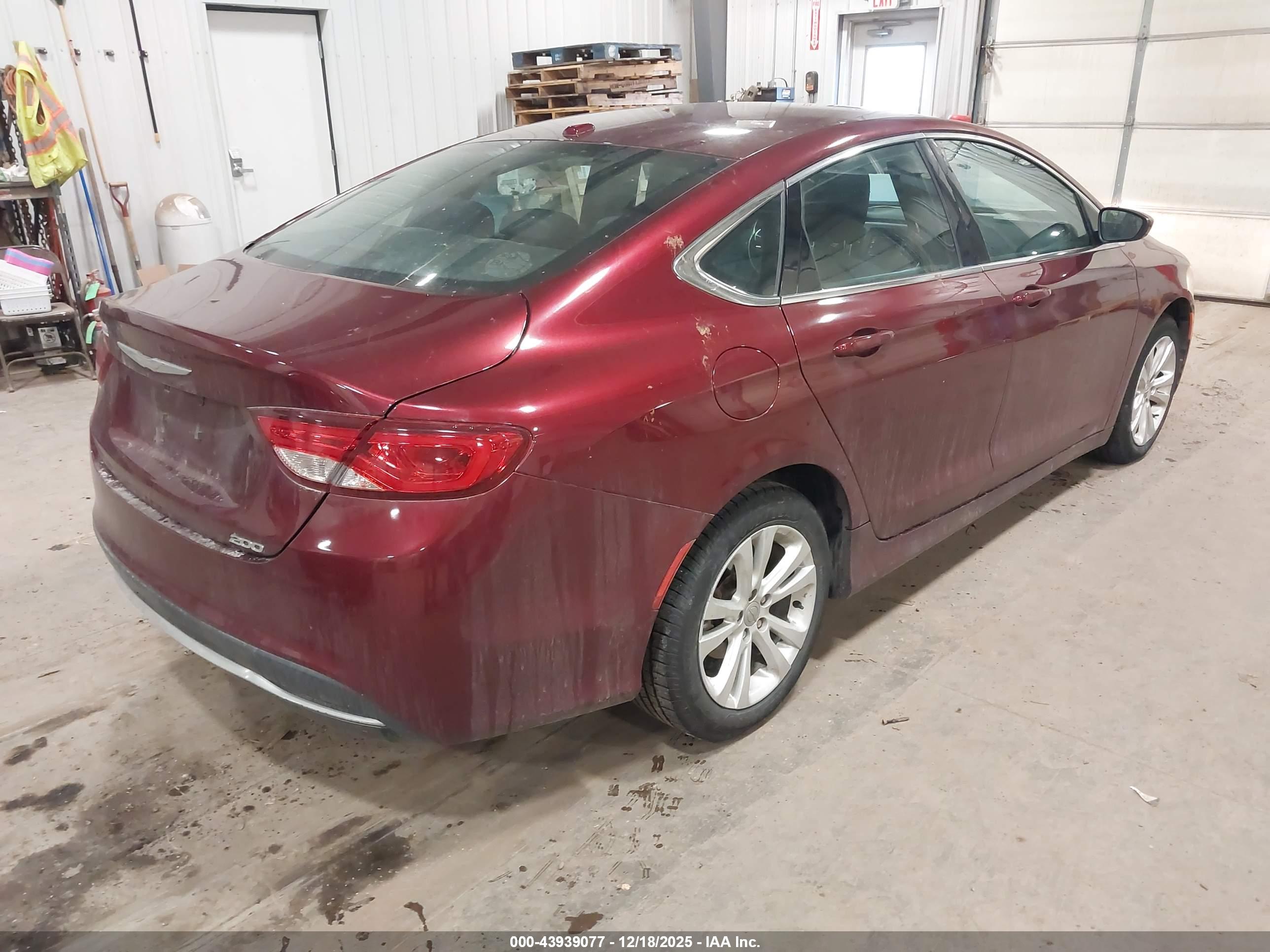 CHRYSLER 200 image 4