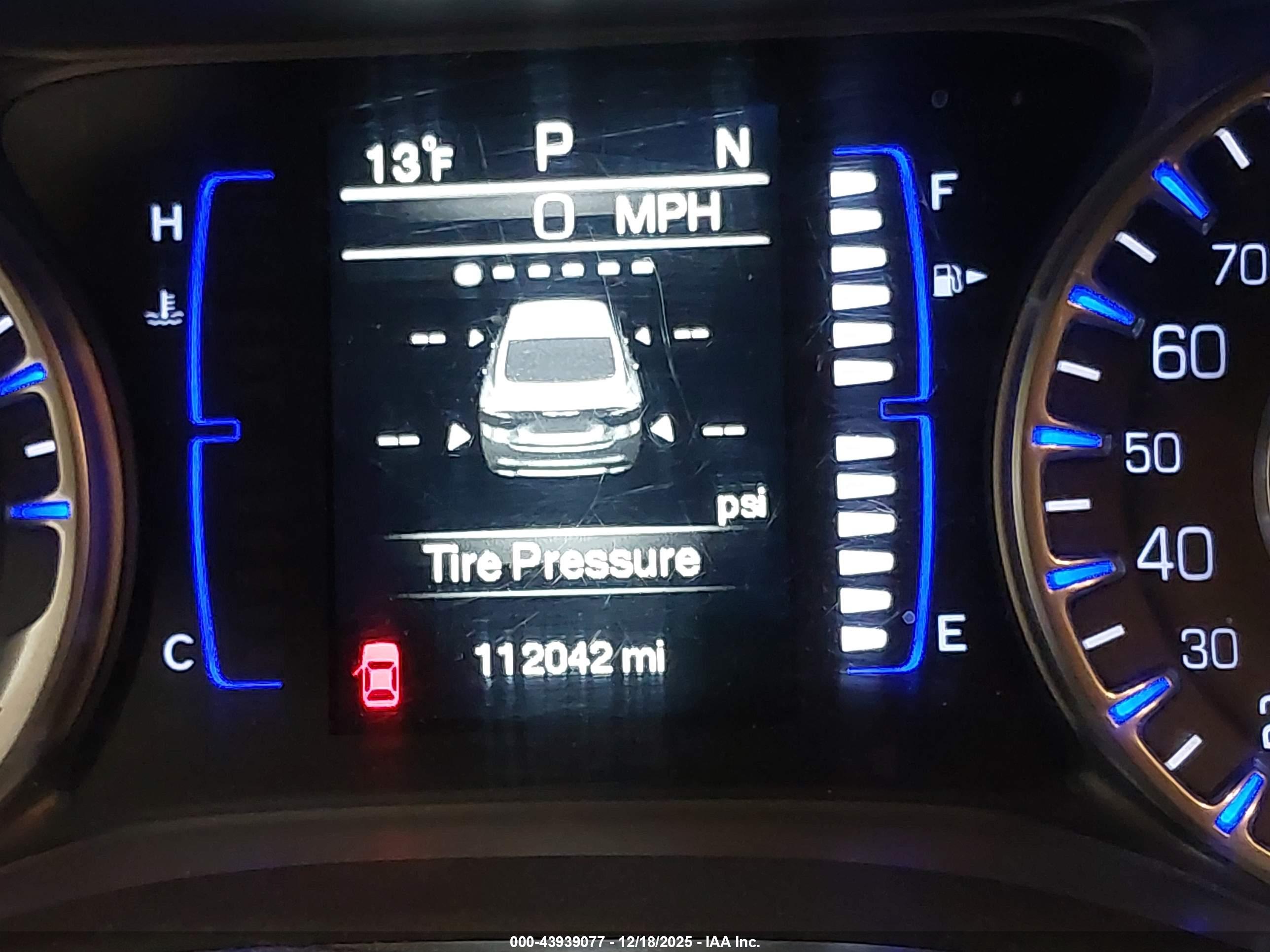 CHRYSLER 200 image 7