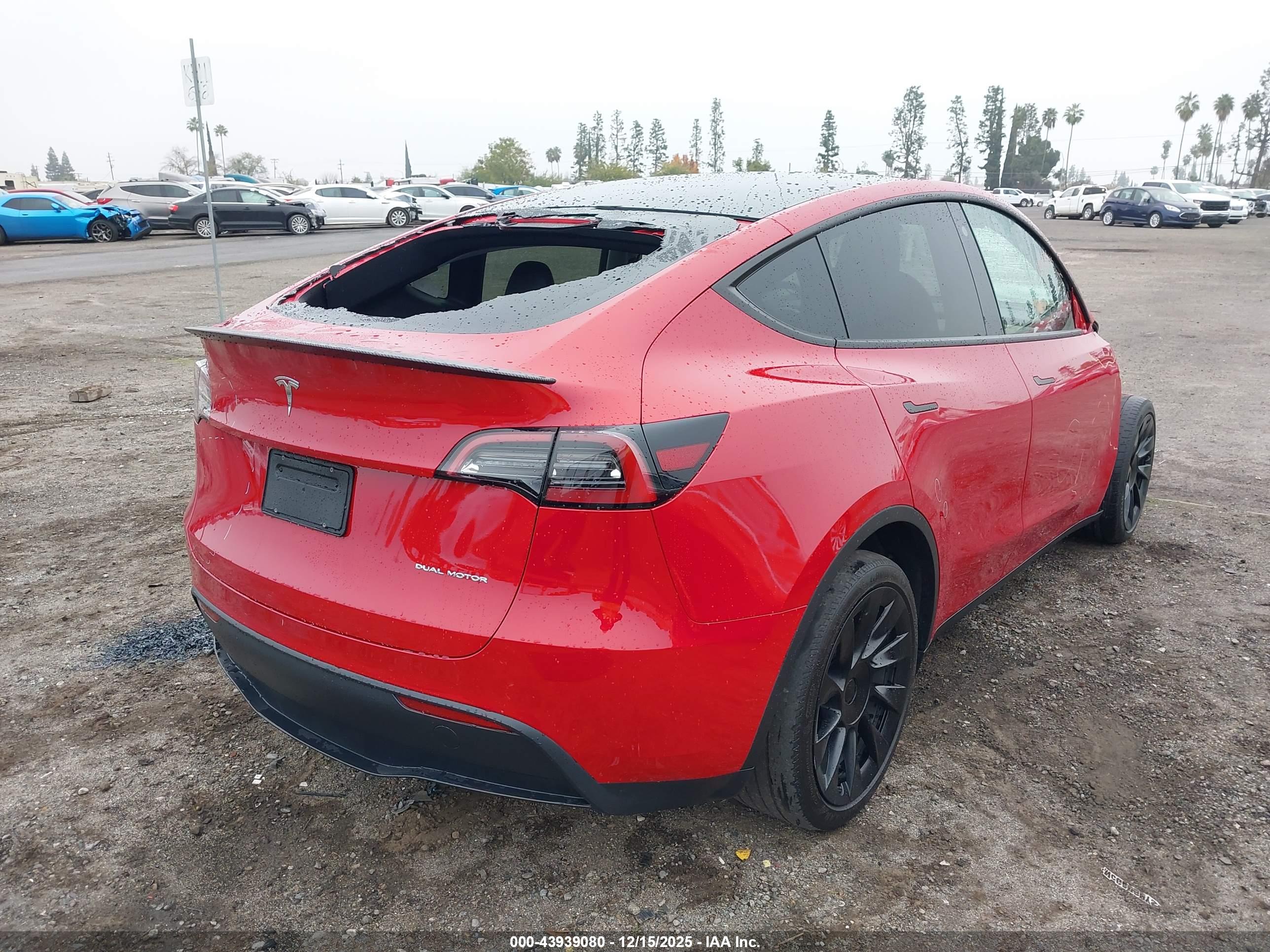 TESLA MODEL image 4