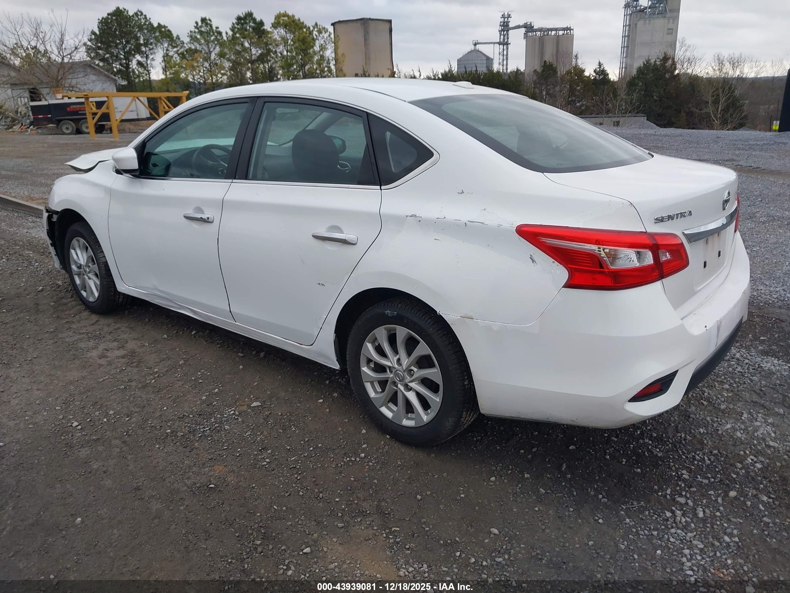 NISSAN SENTRA image 3