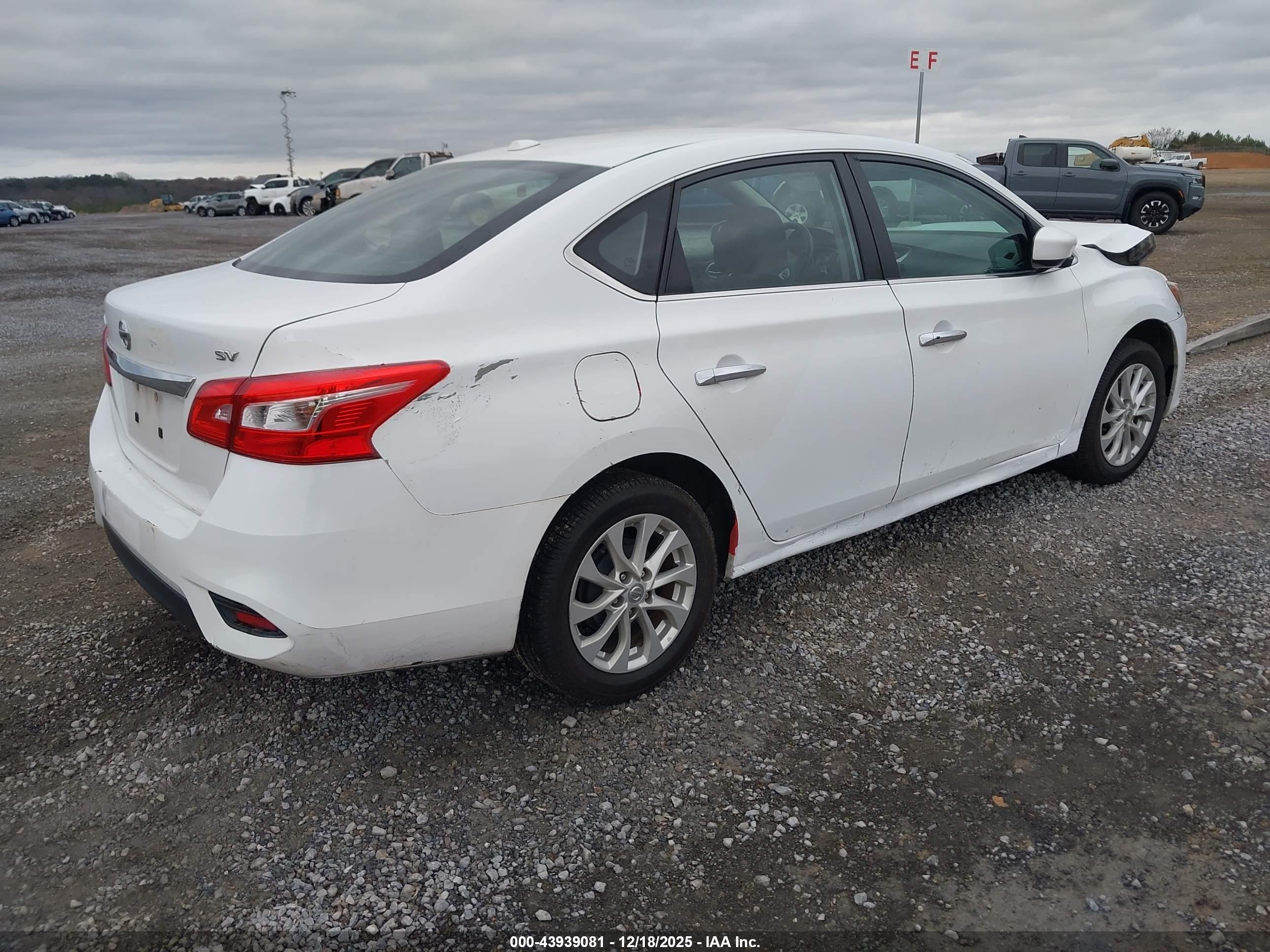 NISSAN SENTRA image 4