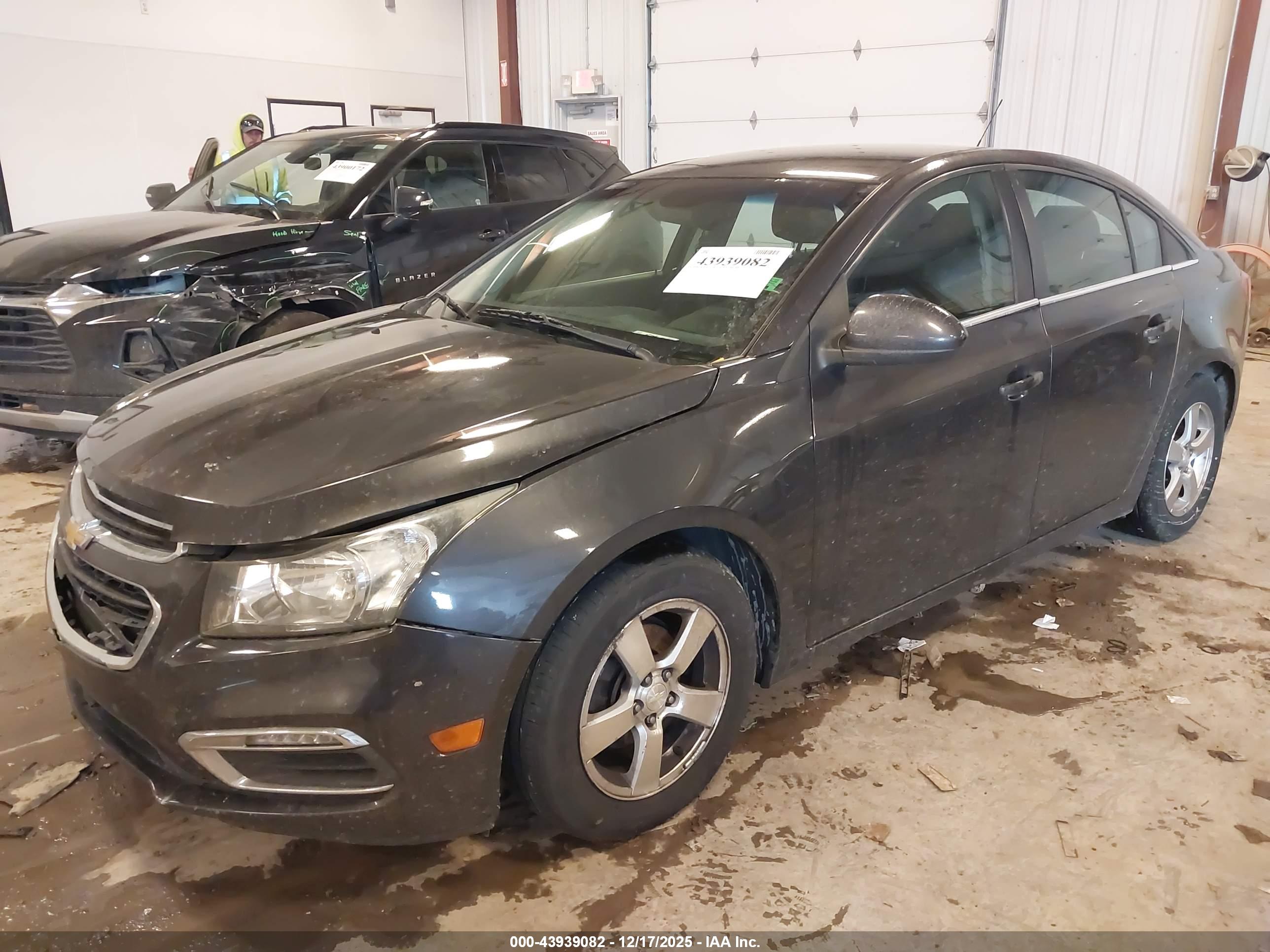 CHEVROLET CRUZE image 2