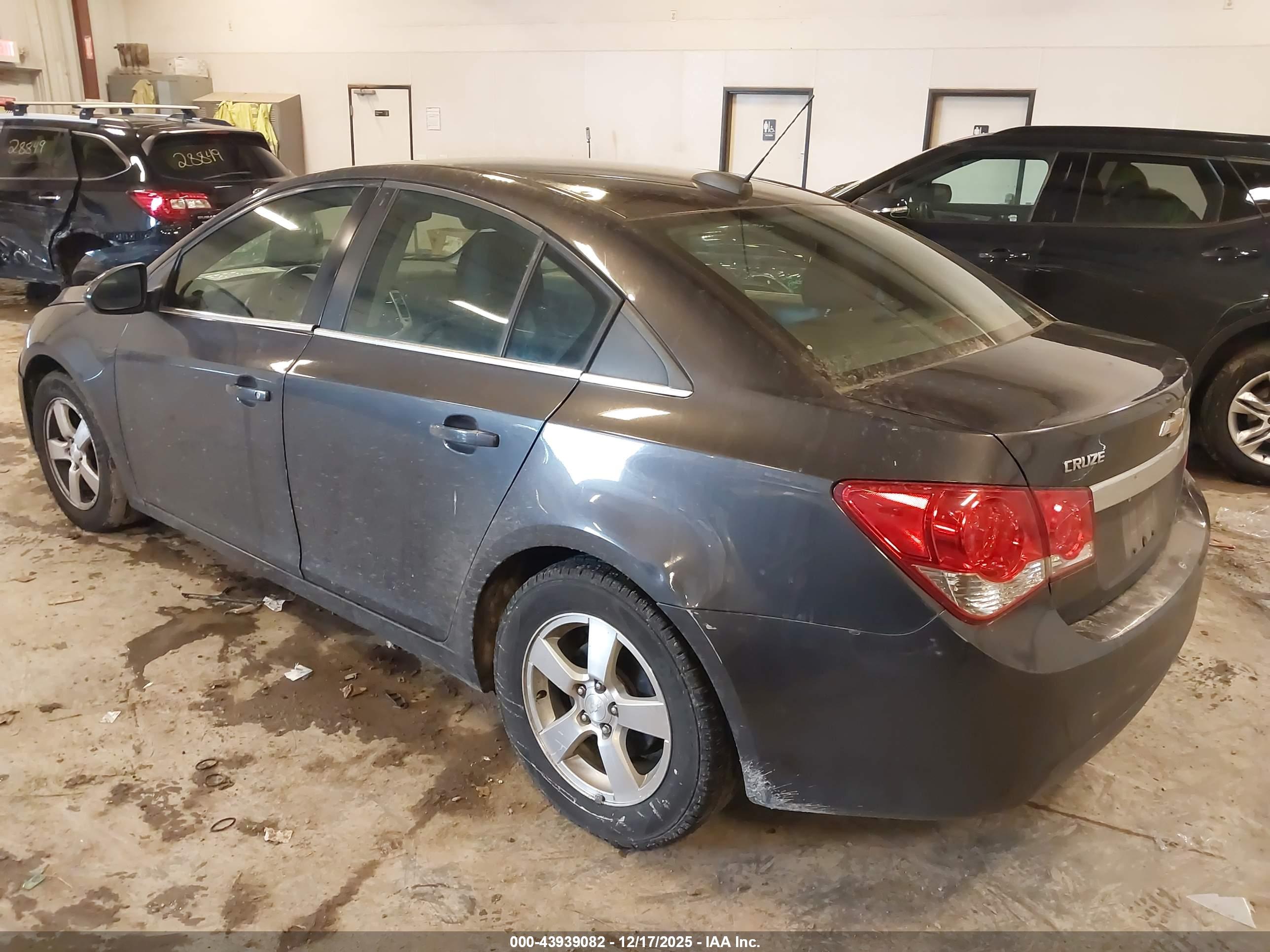 CHEVROLET CRUZE image 3
