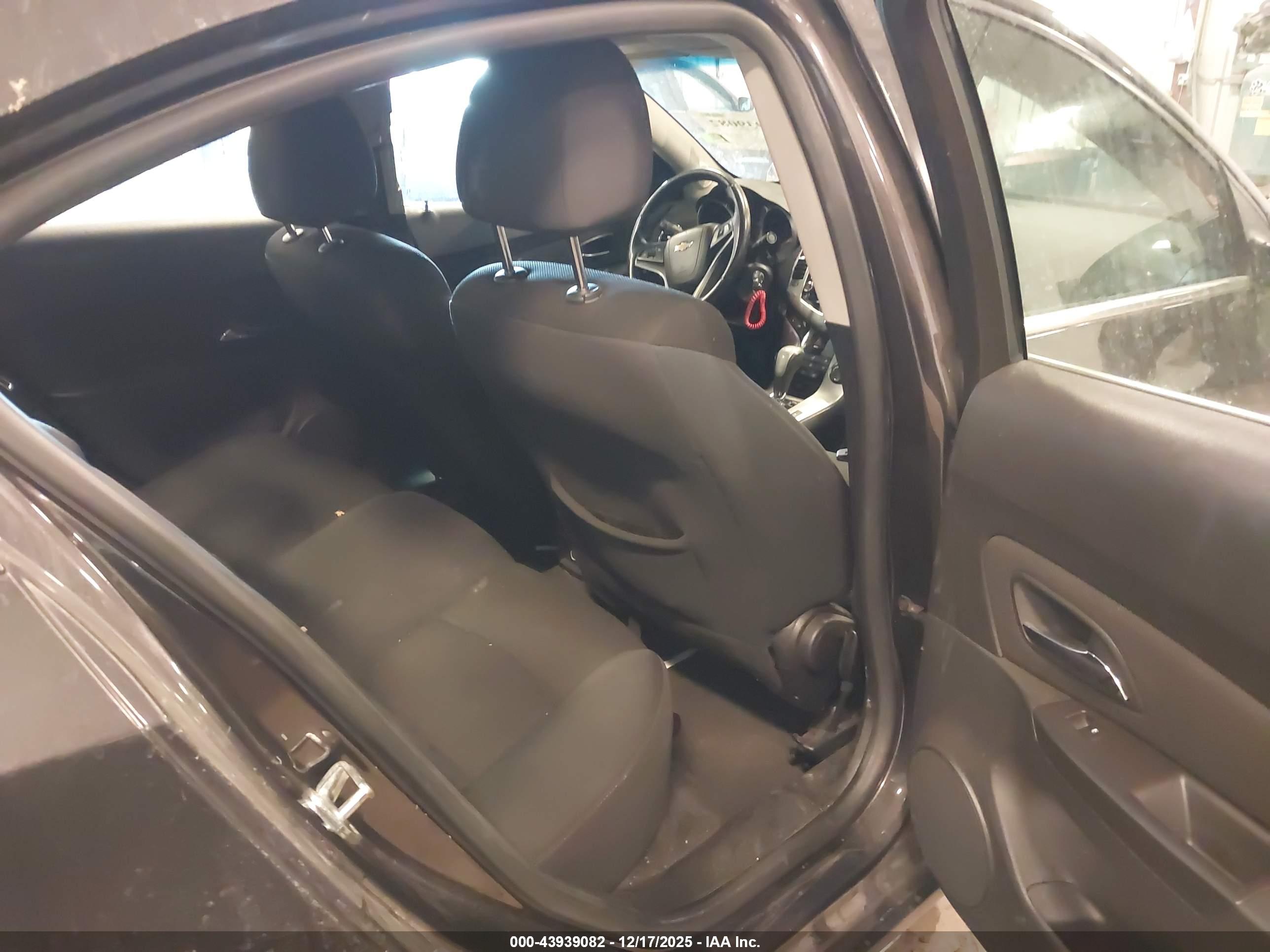 CHEVROLET CRUZE image 8