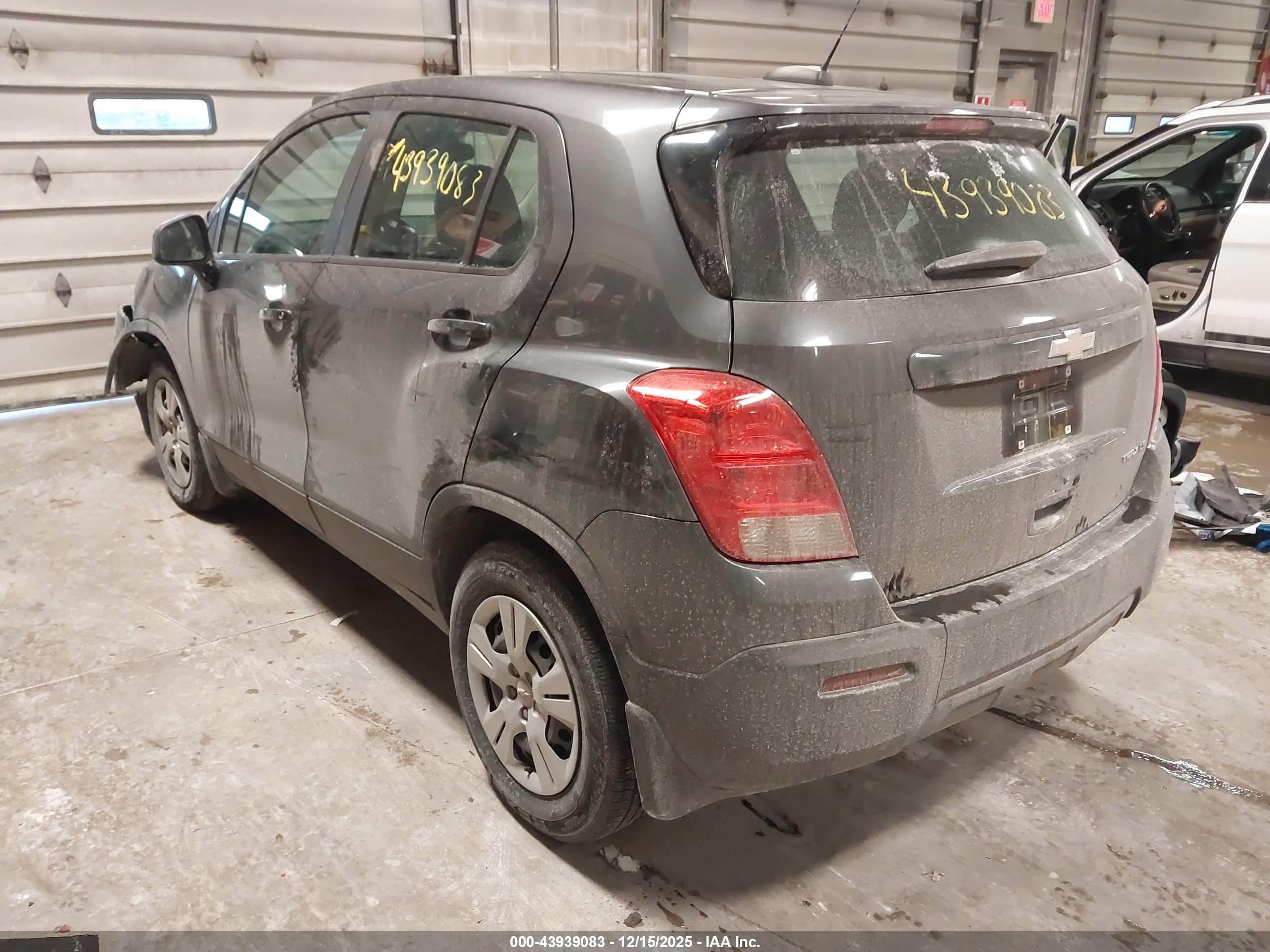 CHEVROLET TRAX image 3