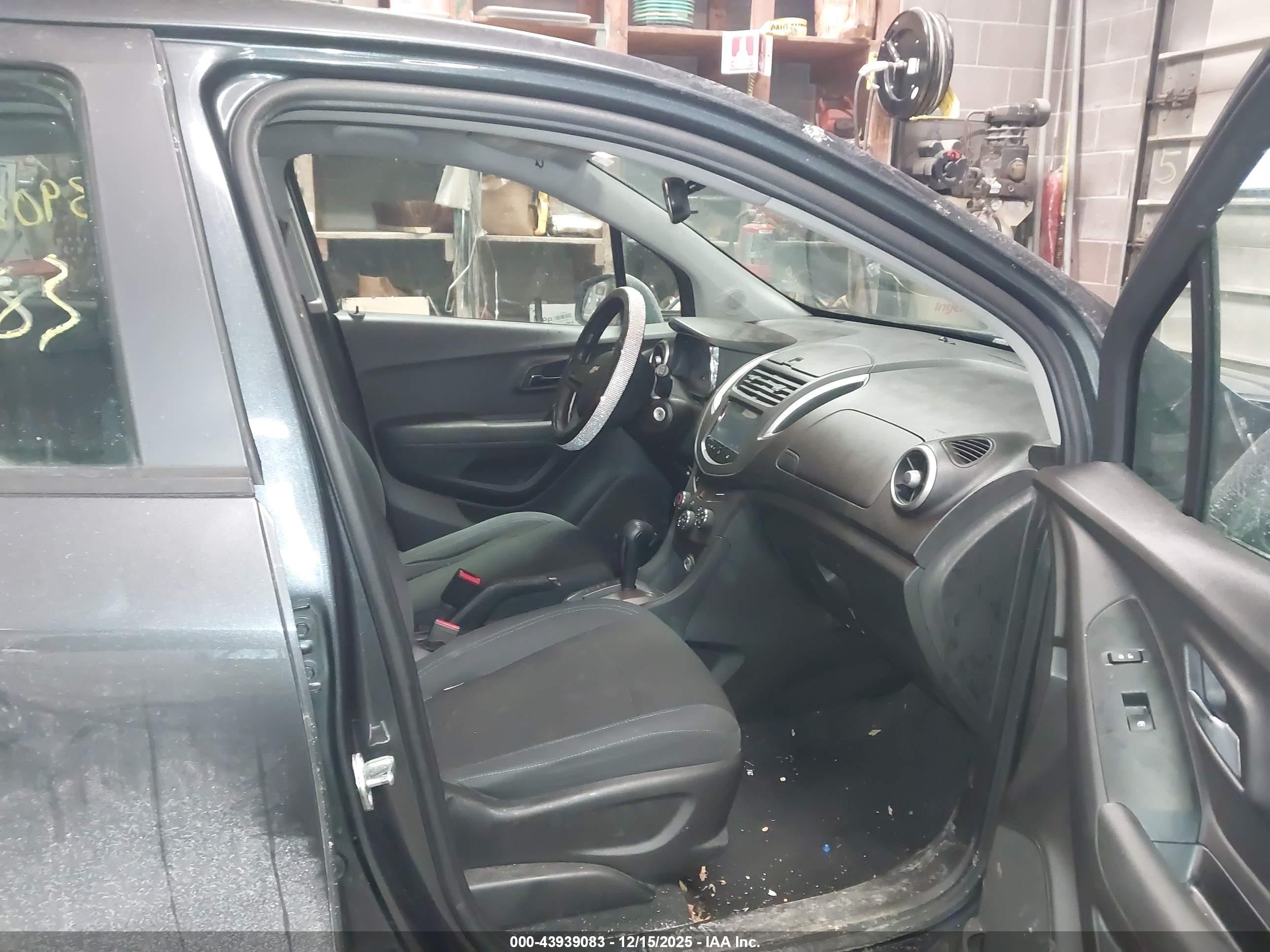 CHEVROLET TRAX image 5