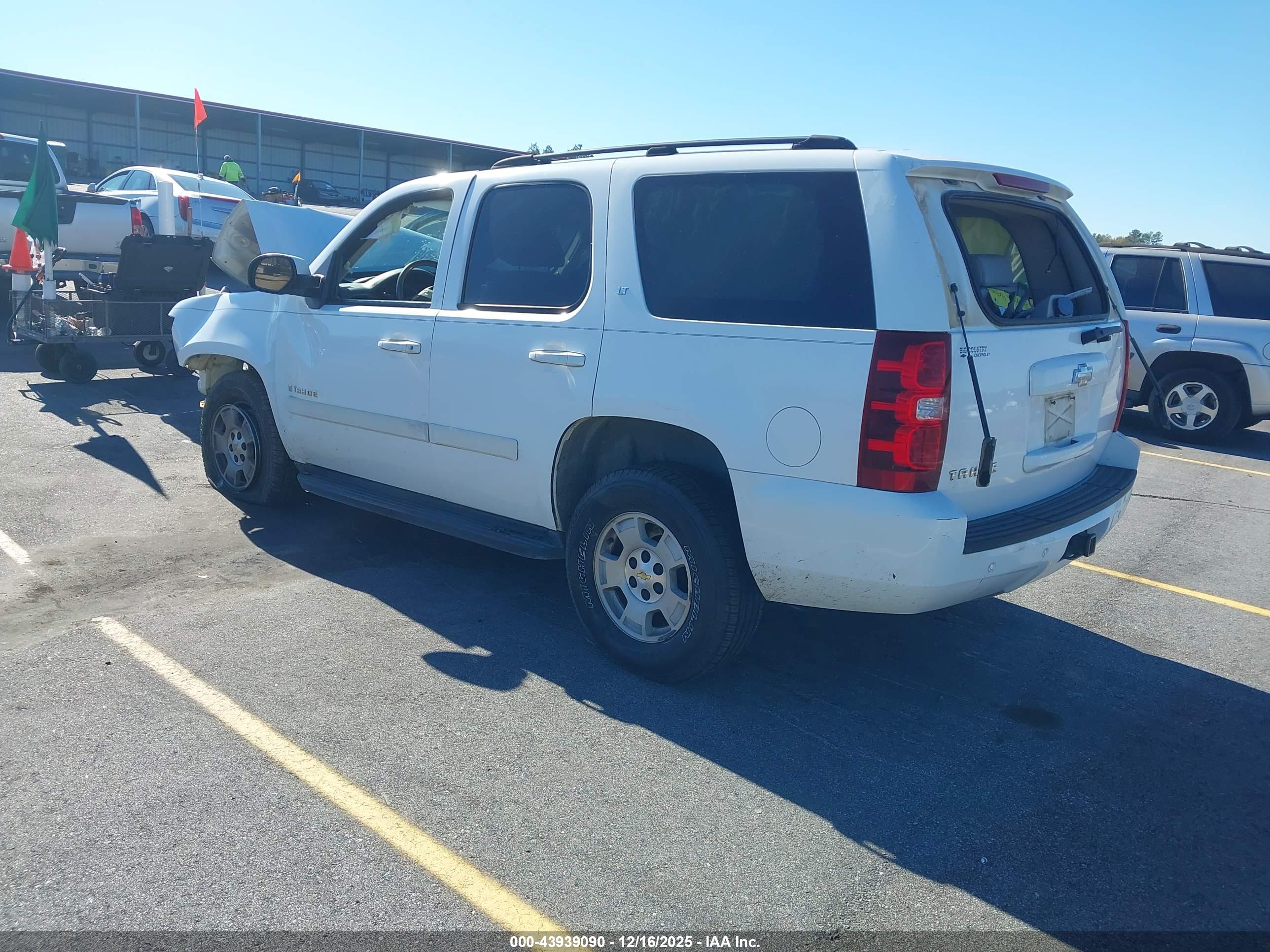 CHEVROLET TAHOE image 3