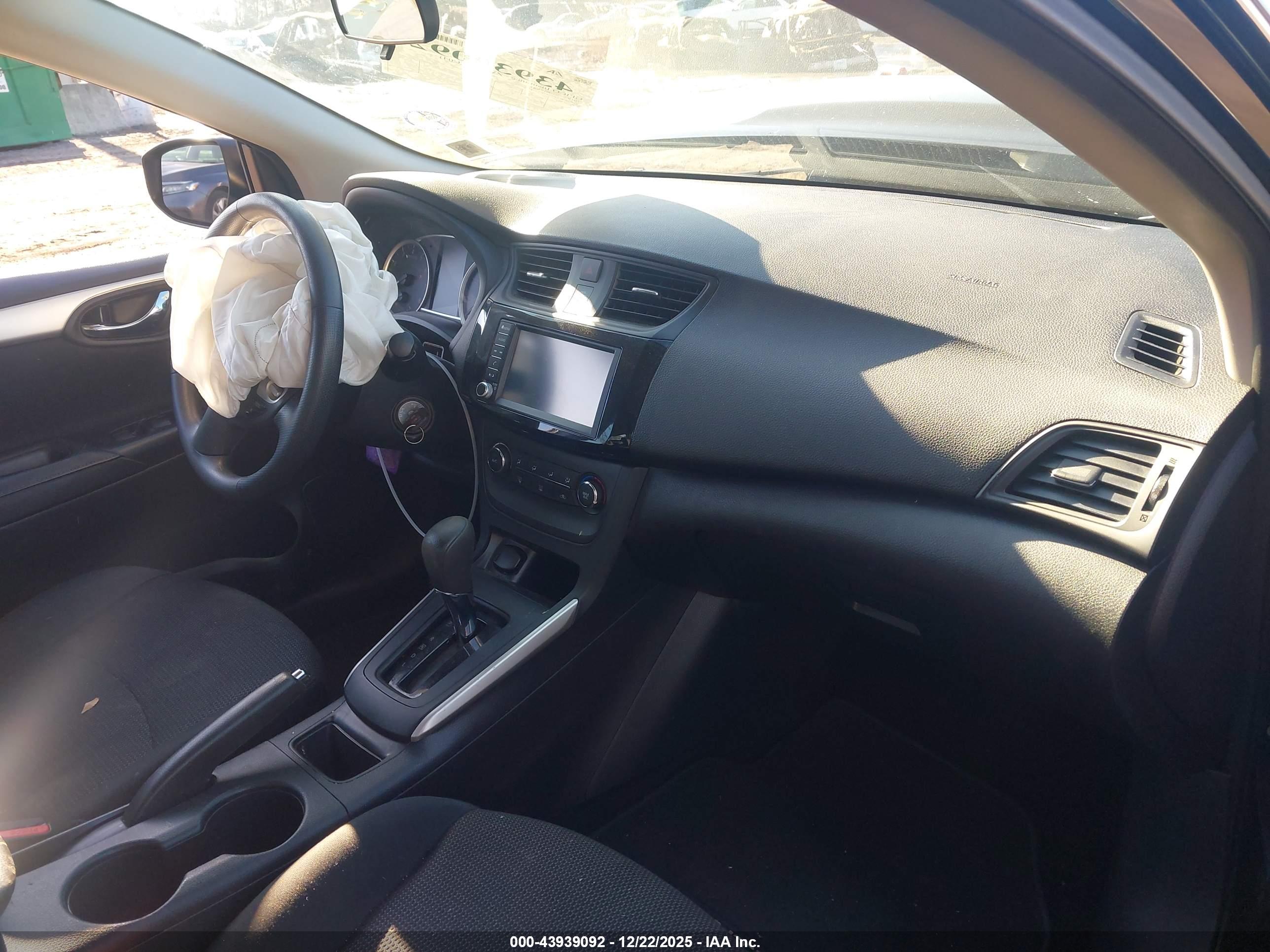NISSAN SENTRA image 5