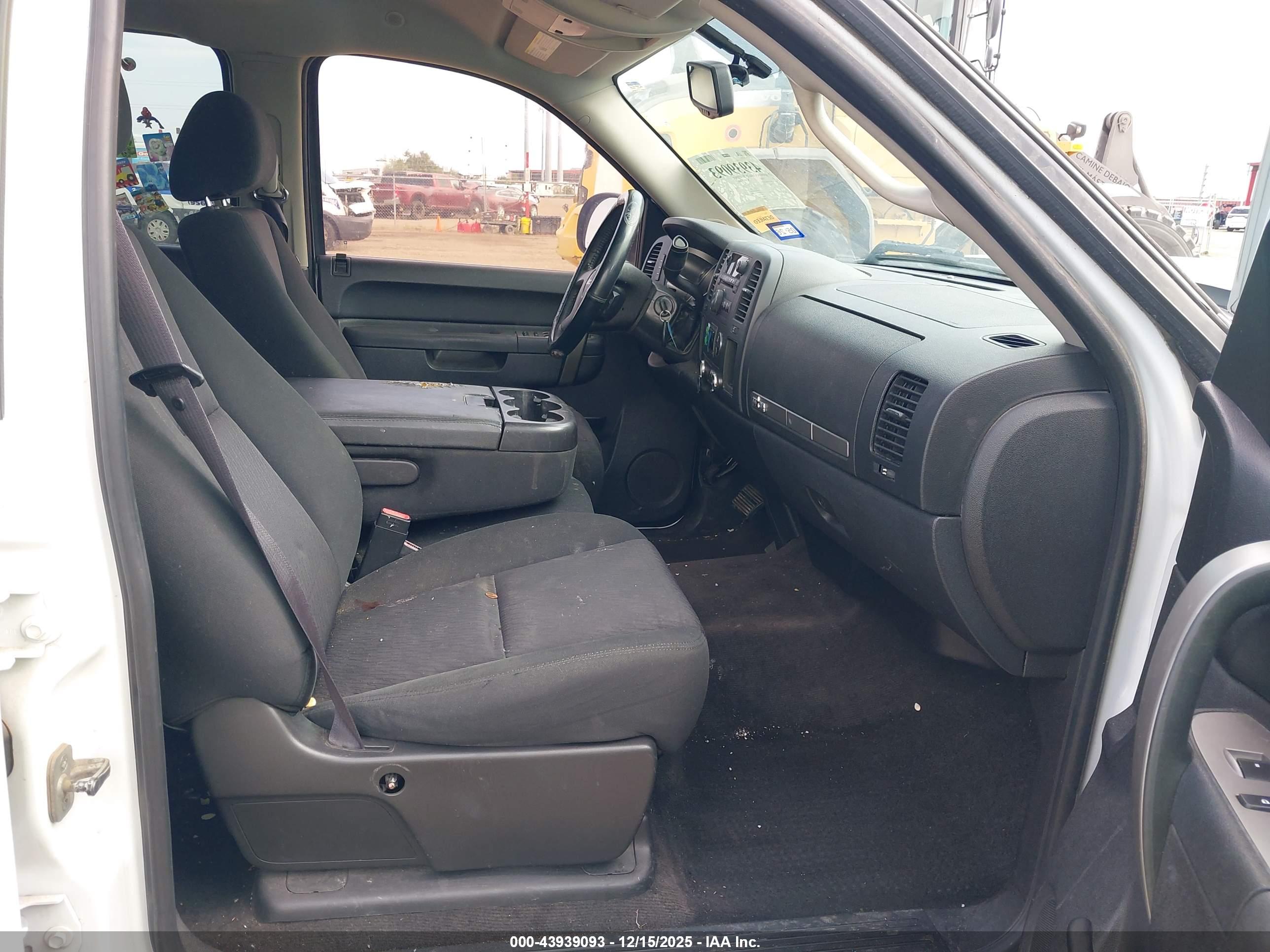 GMC SIERRA image 5