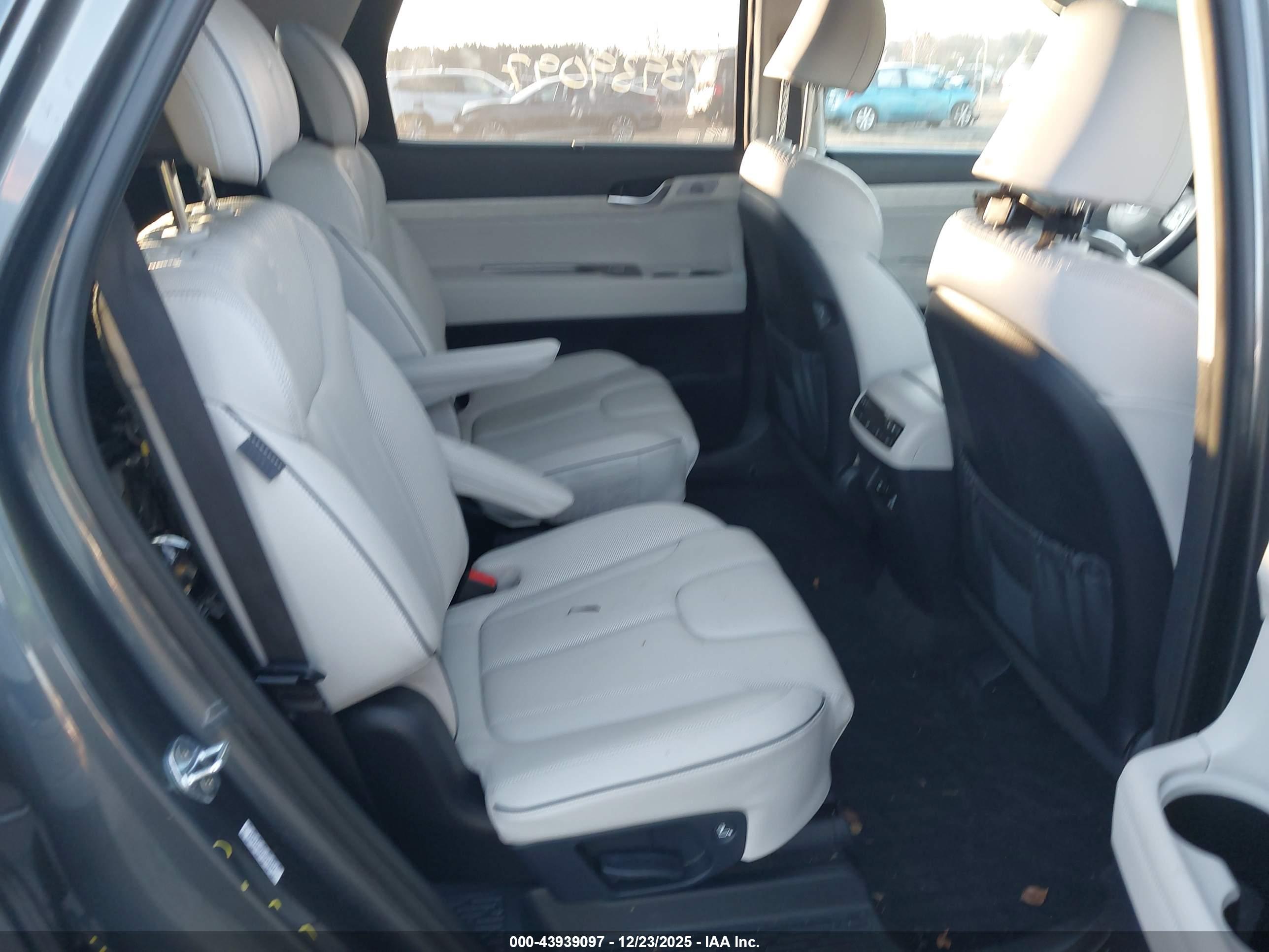 HYUNDAI PALISADE image 8