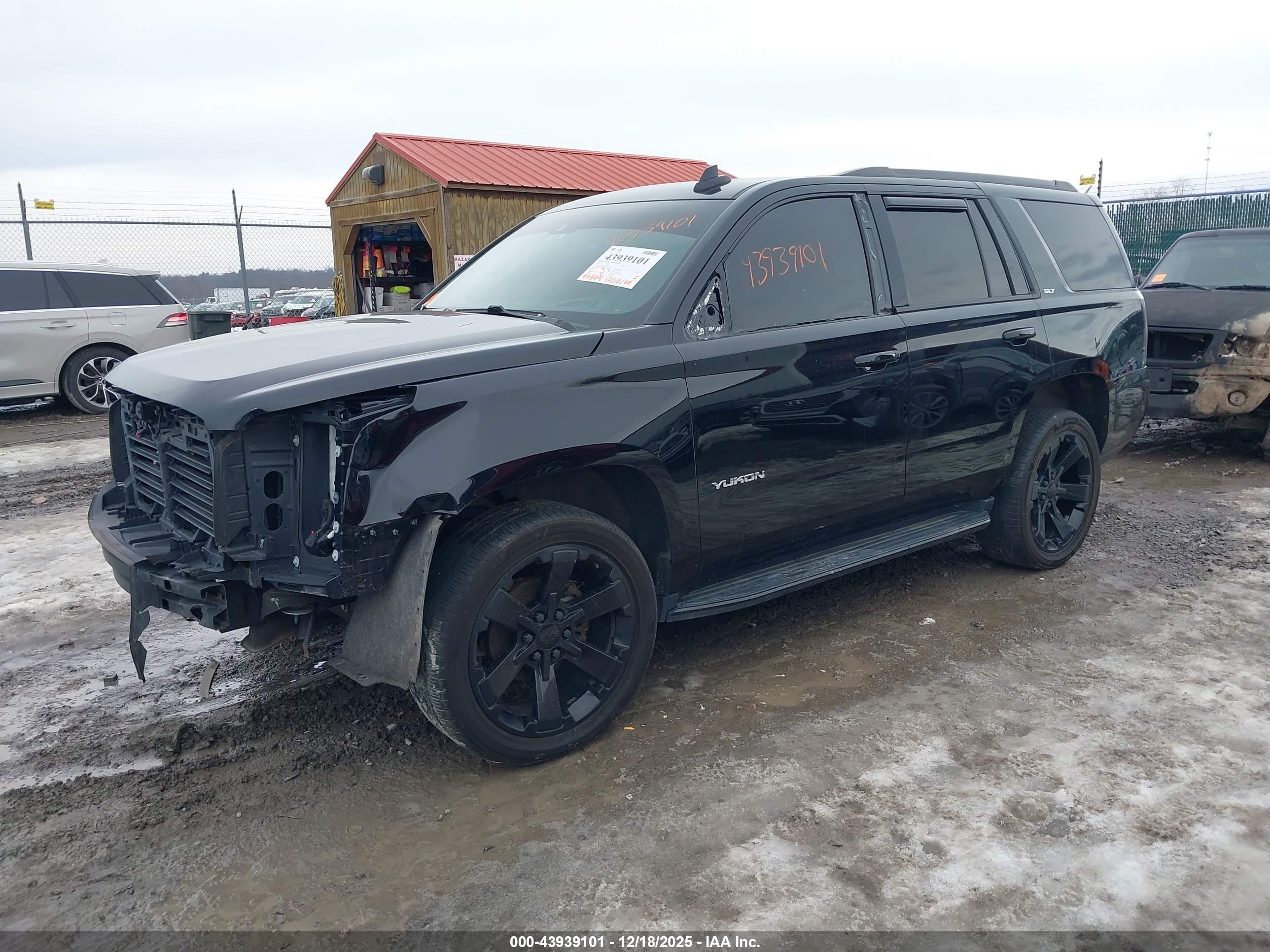 GMC YUKON image 2