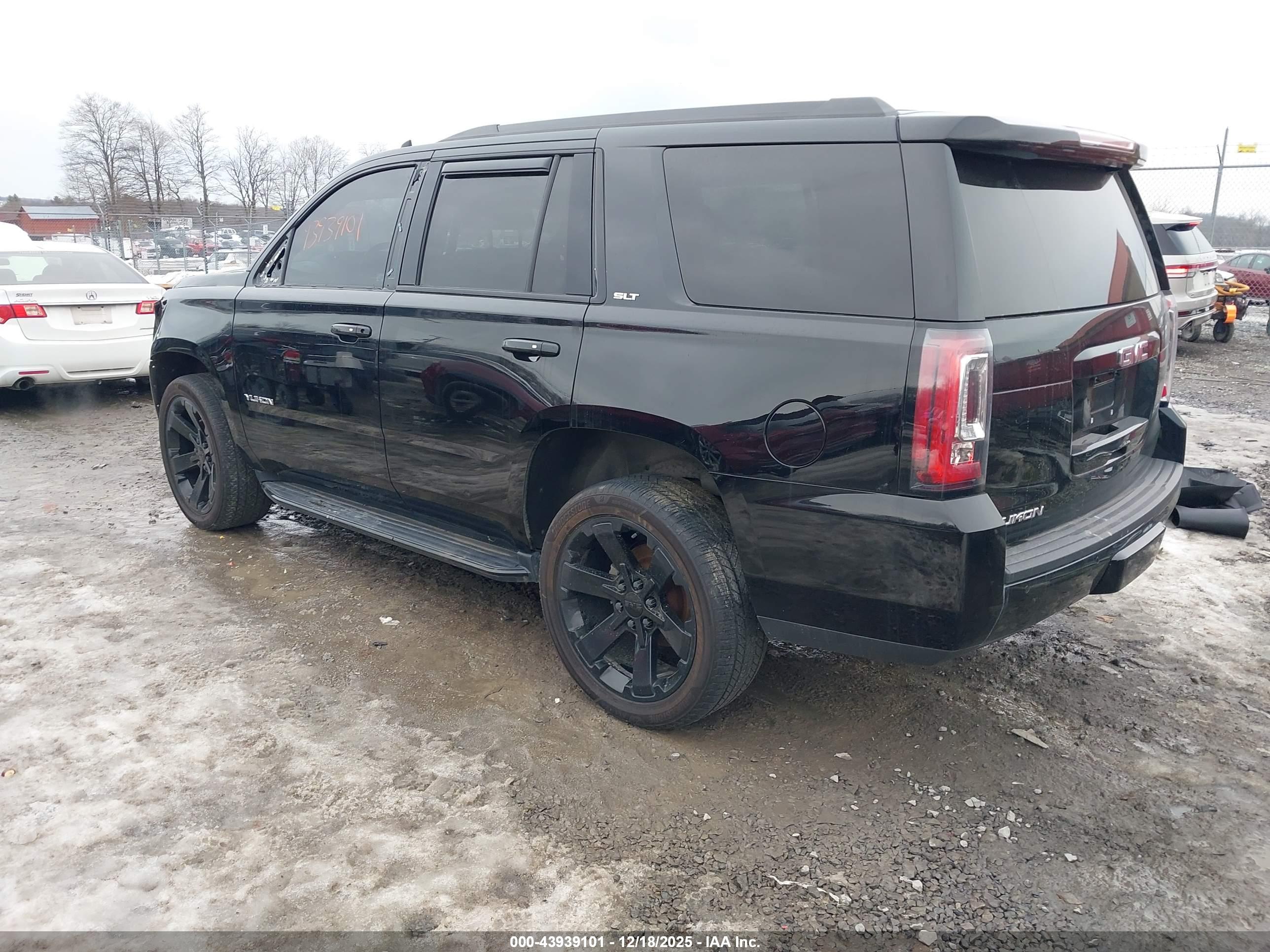 GMC YUKON image 3