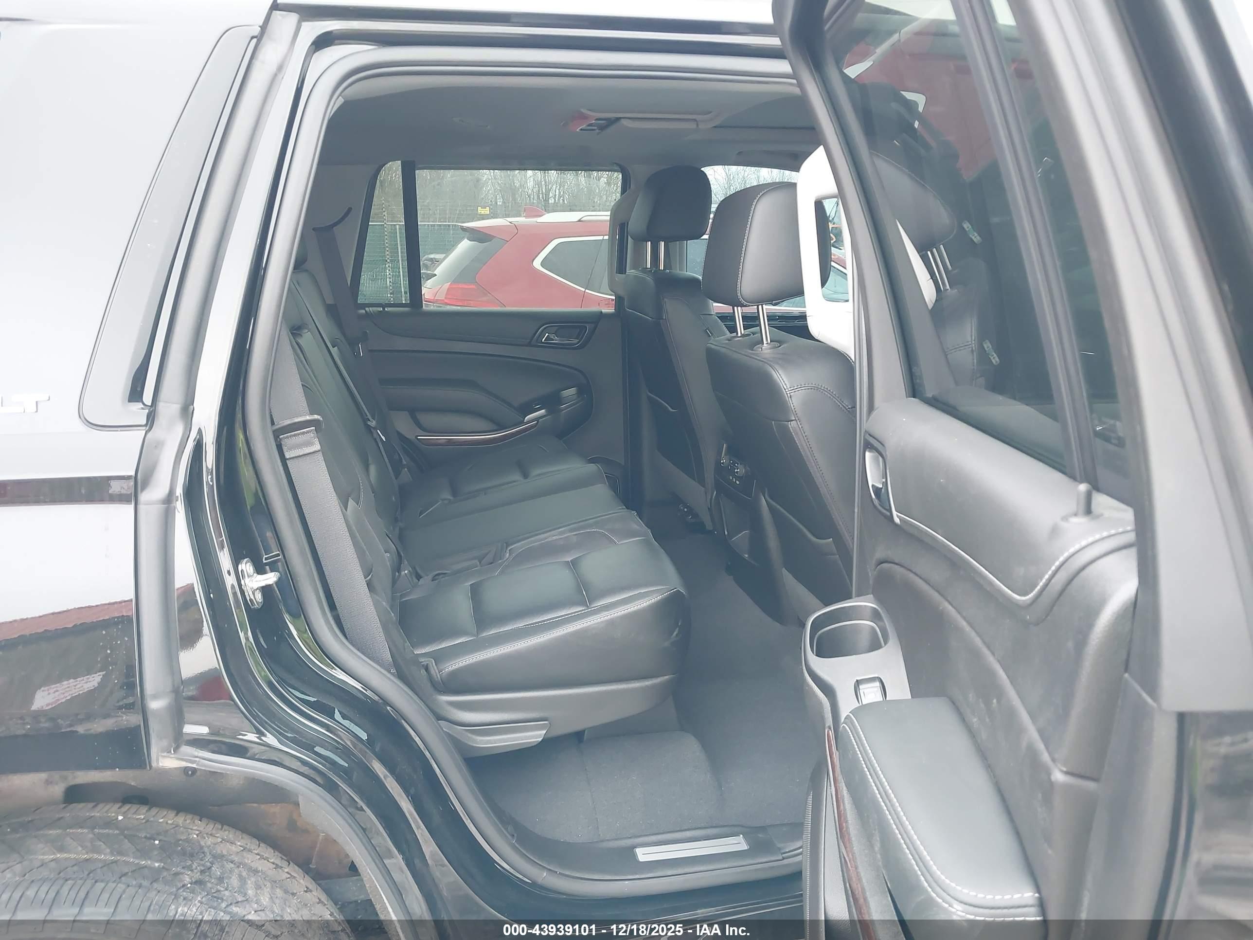 GMC YUKON image 8