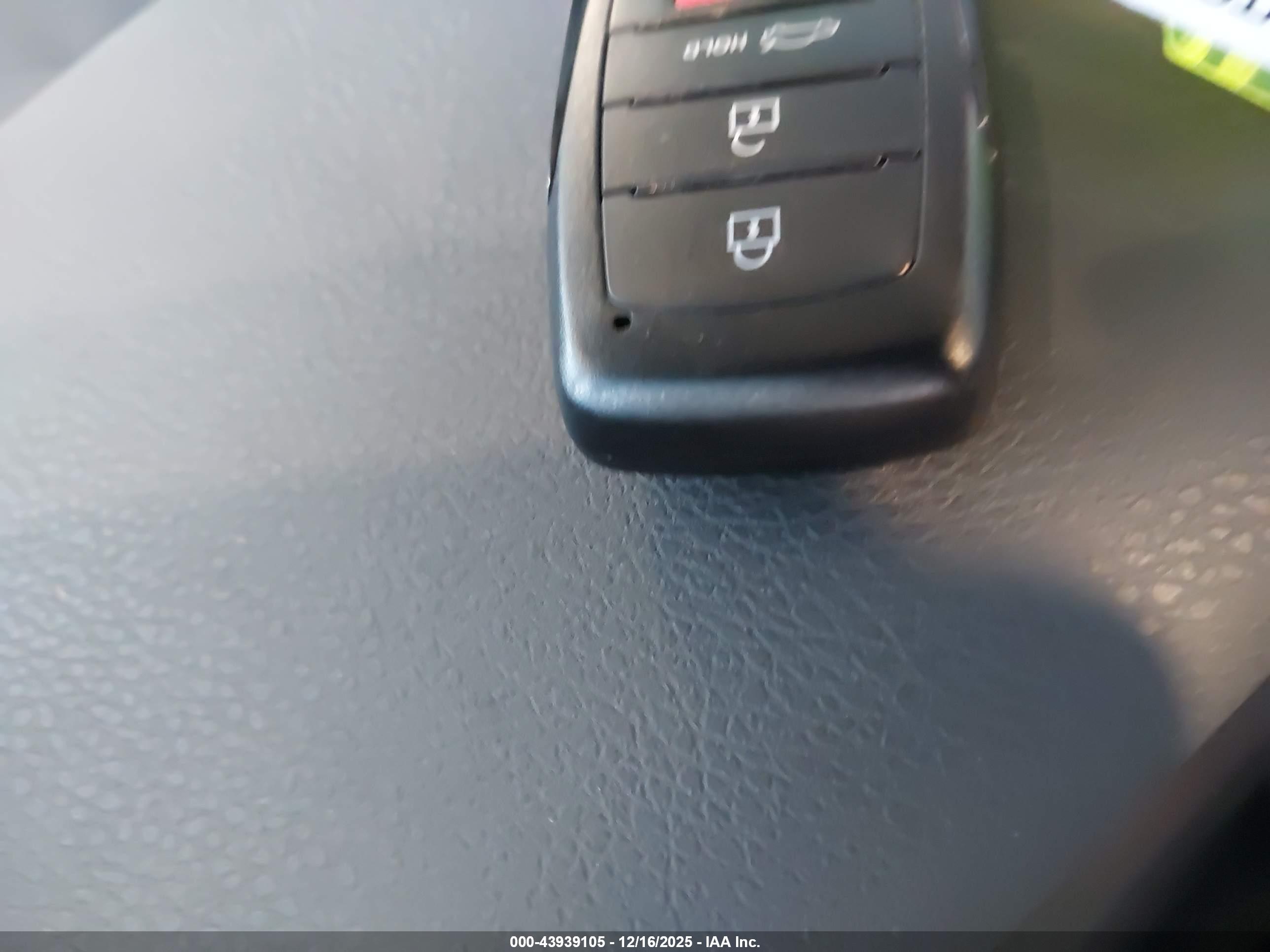 TOYOTA CAMRY image 11