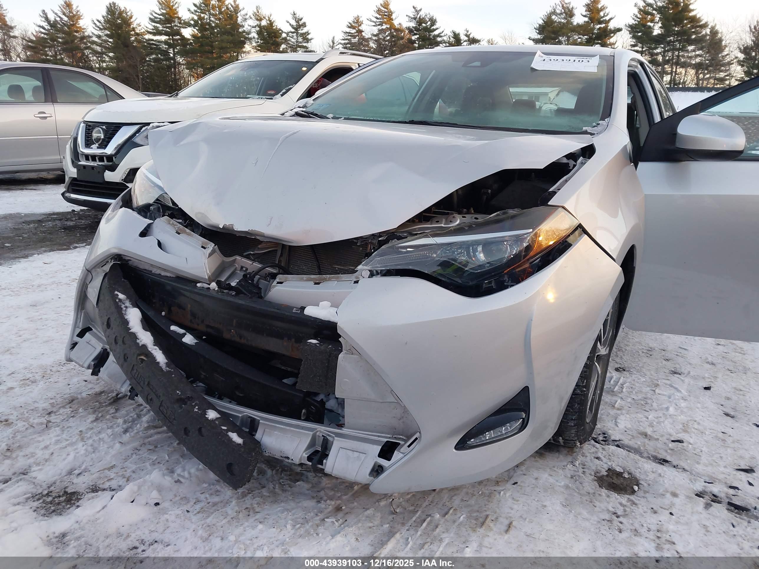 TOYOTA COROLLA image 6