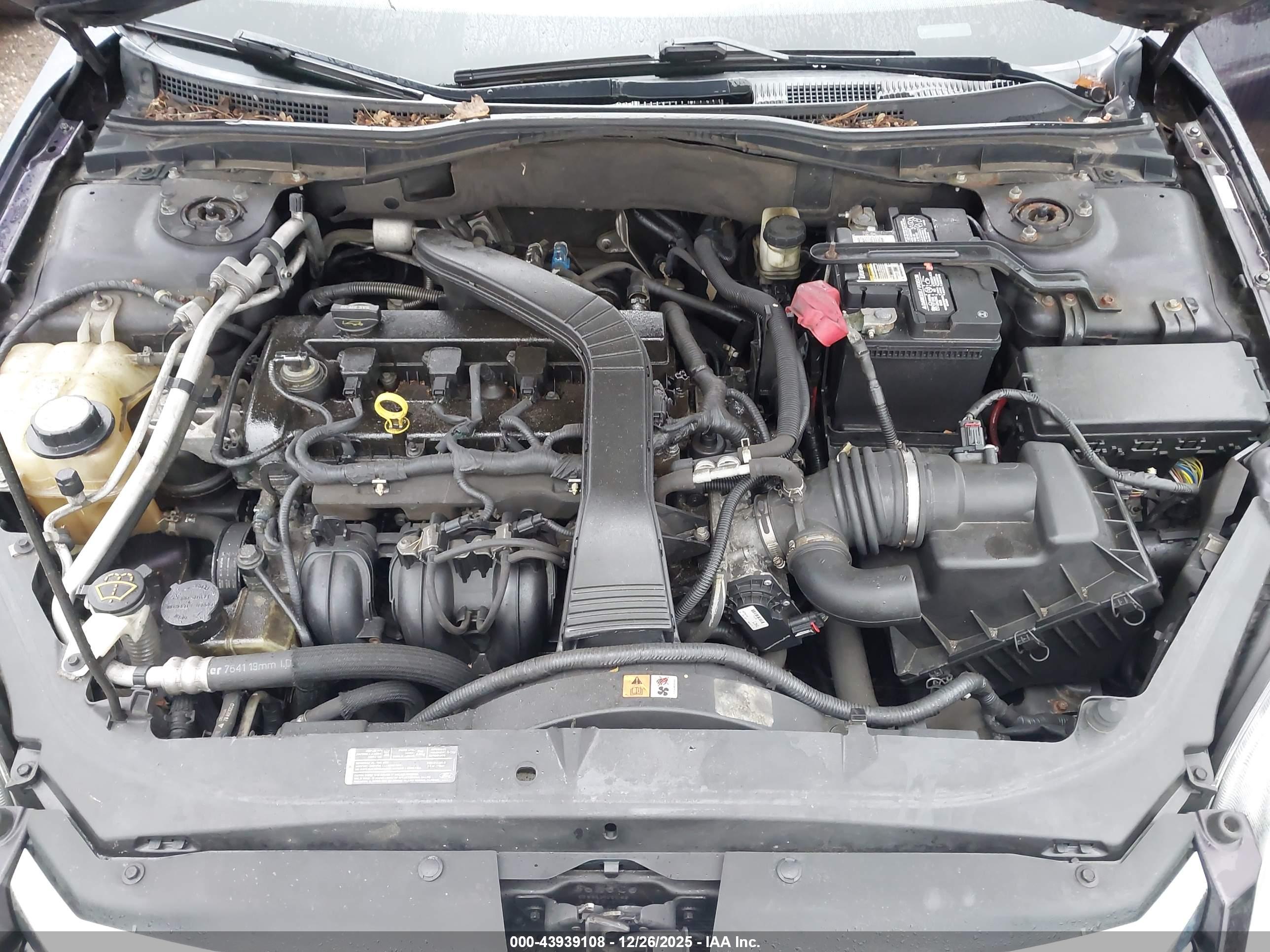 FORD FUSION image 10
