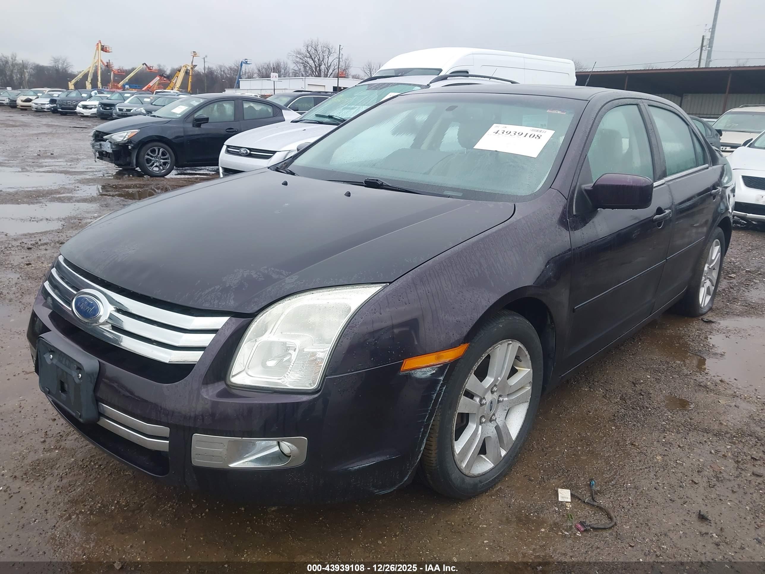 FORD FUSION image 2