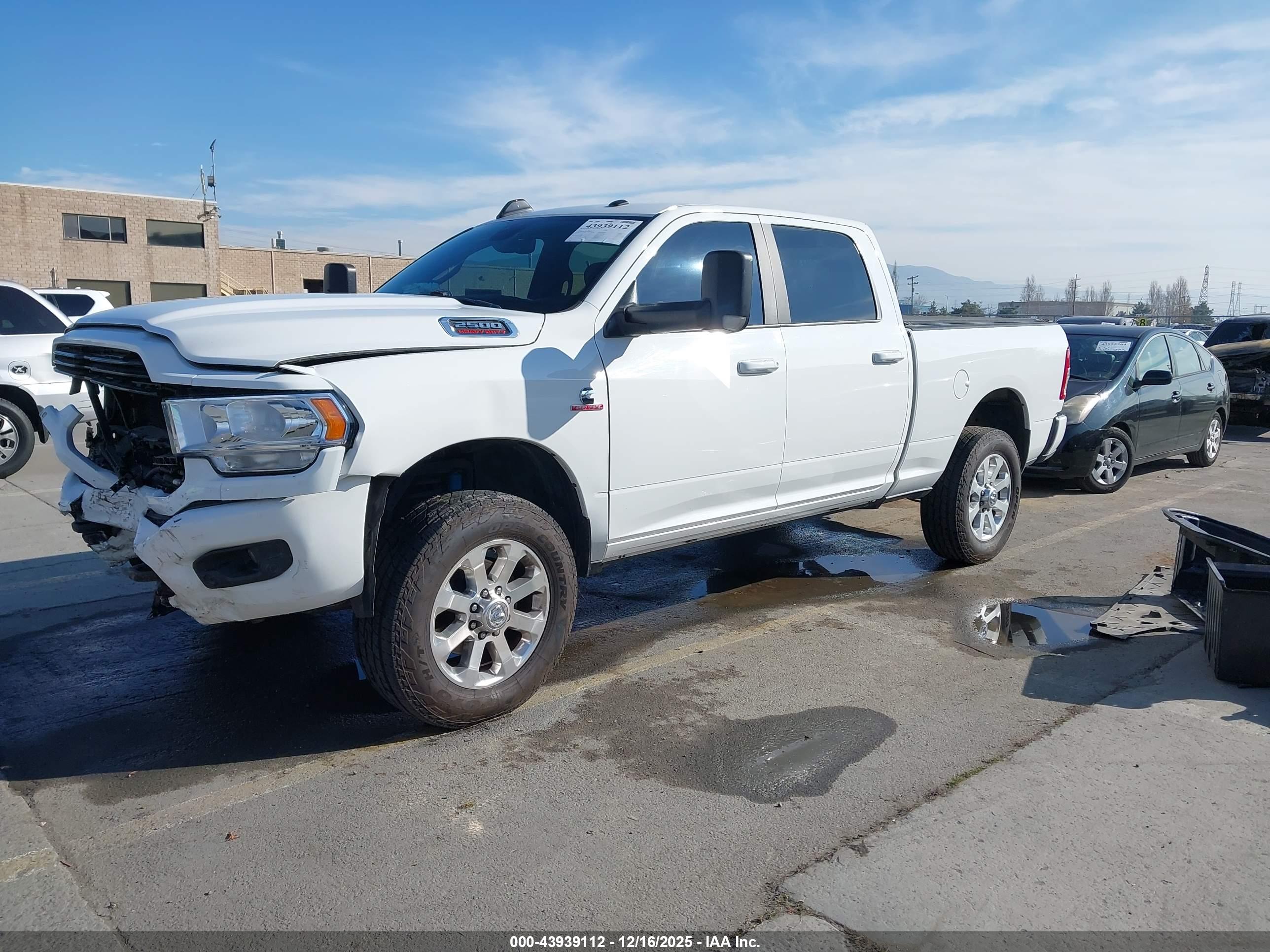 RAM 2500 image 2