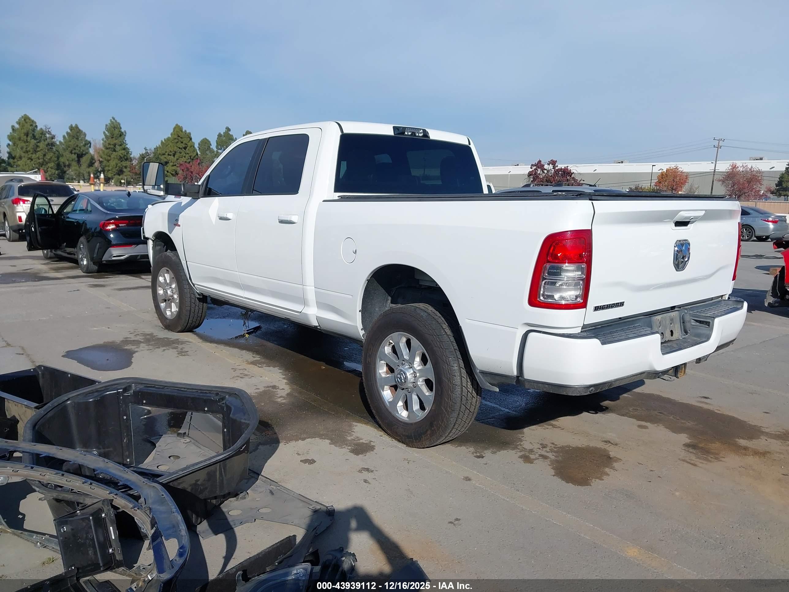 RAM 2500 image 3