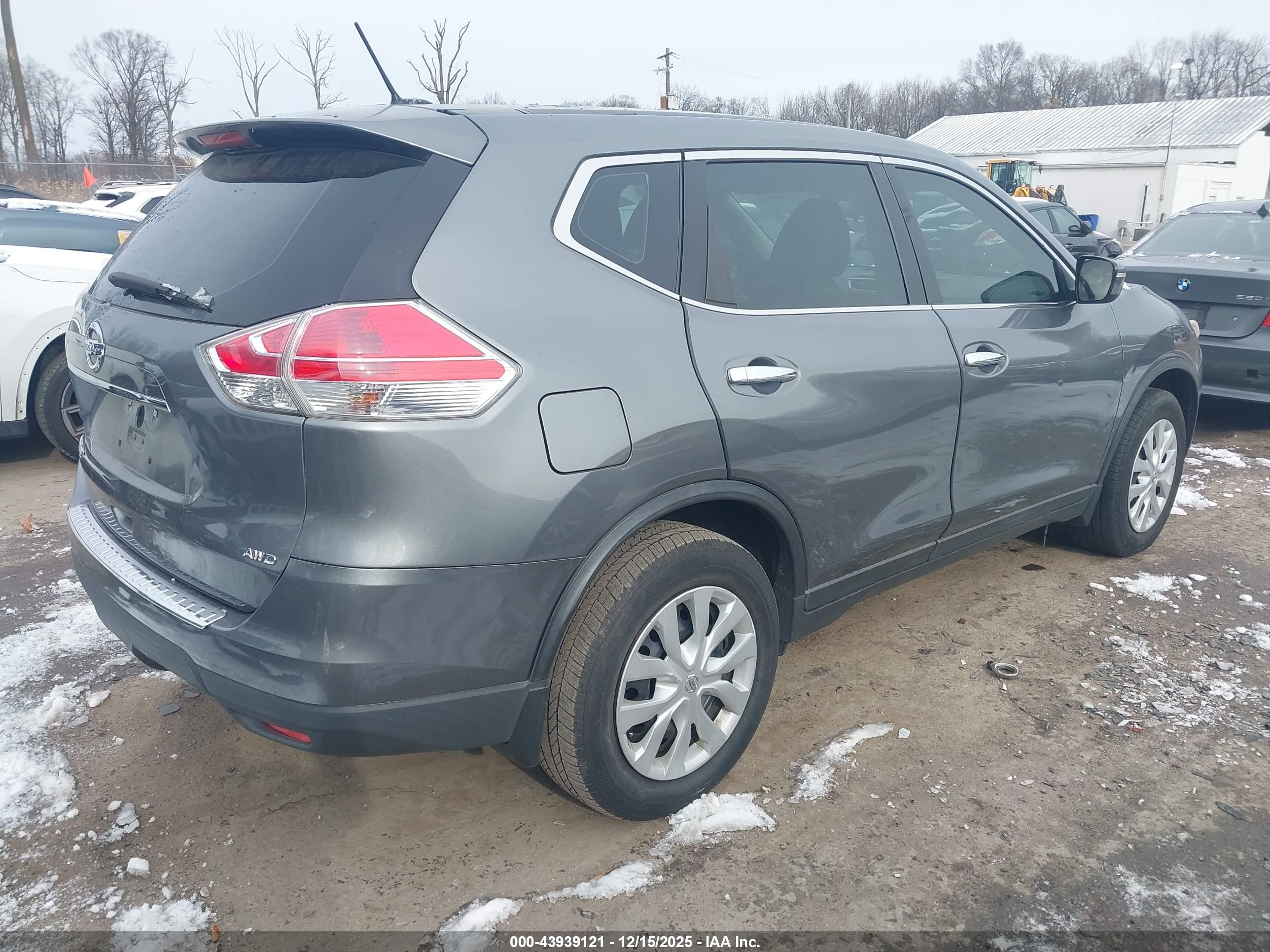 NISSAN ROGUE image 4