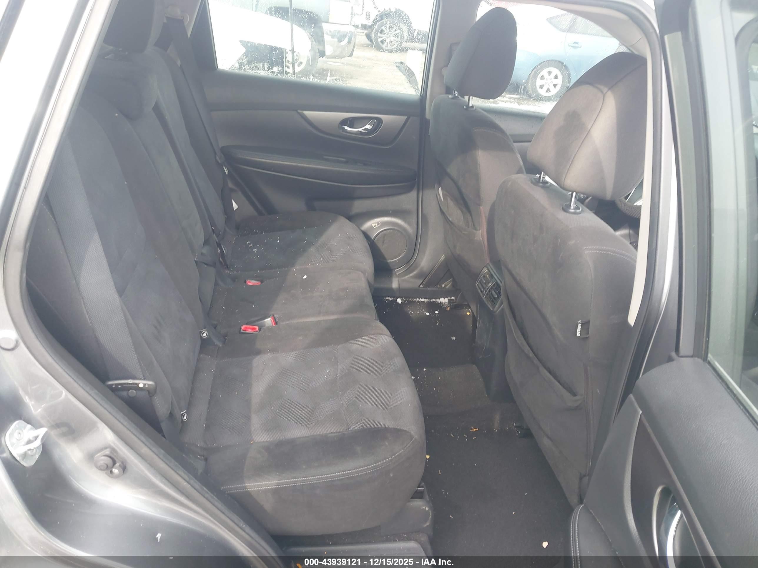 NISSAN ROGUE image 8