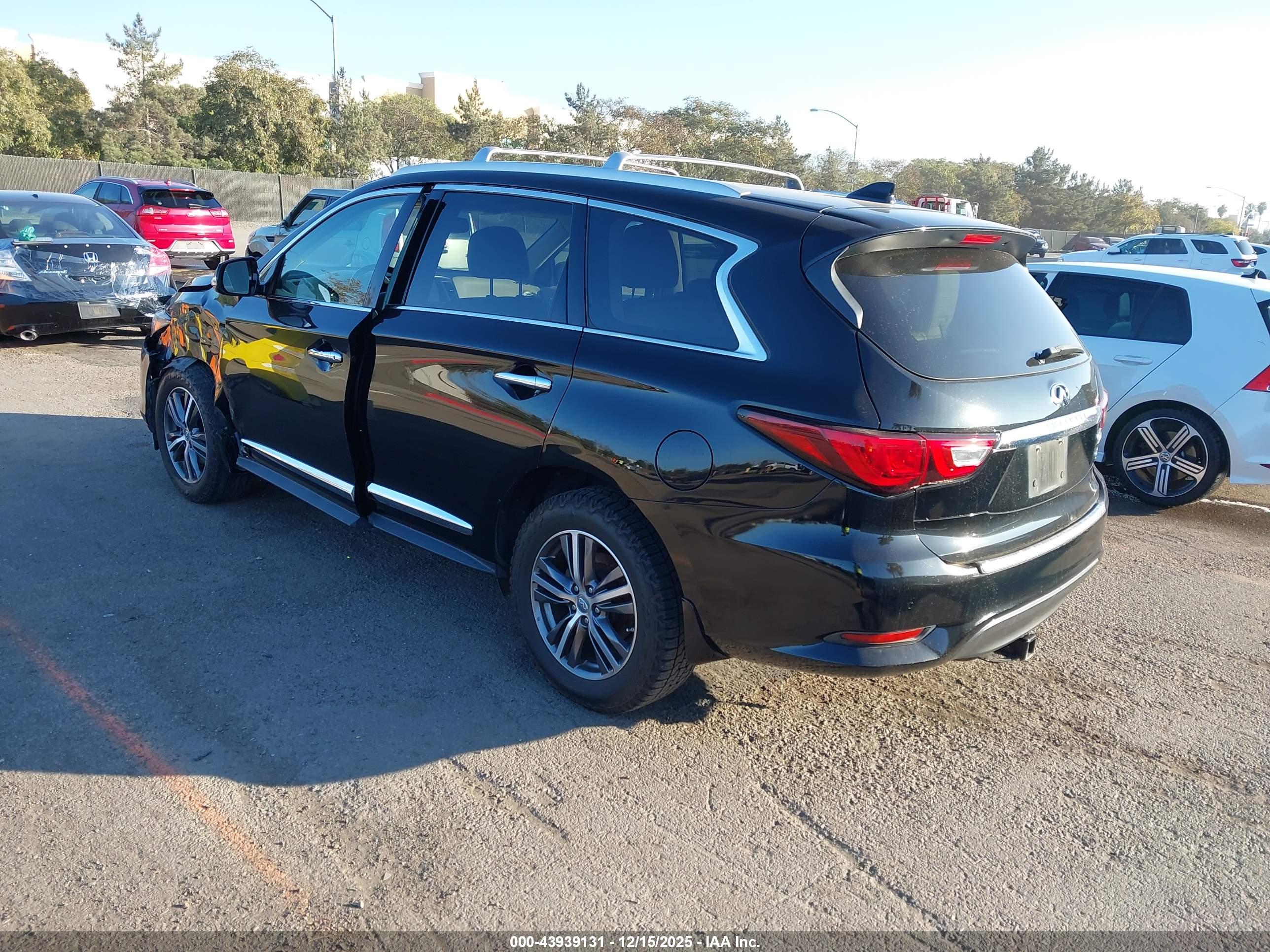 INFINITI QX60 image 3