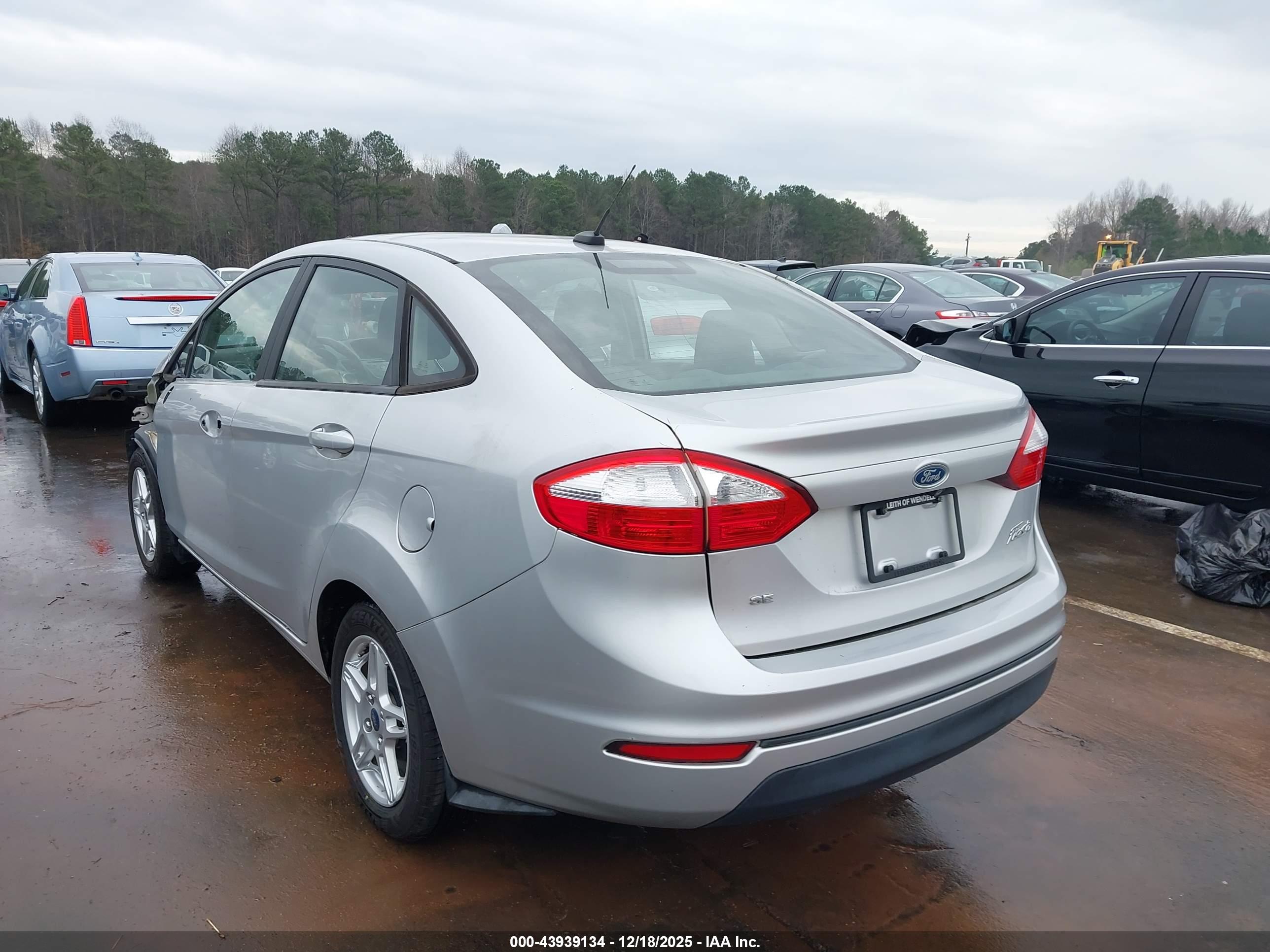 FORD FIESTA image 3