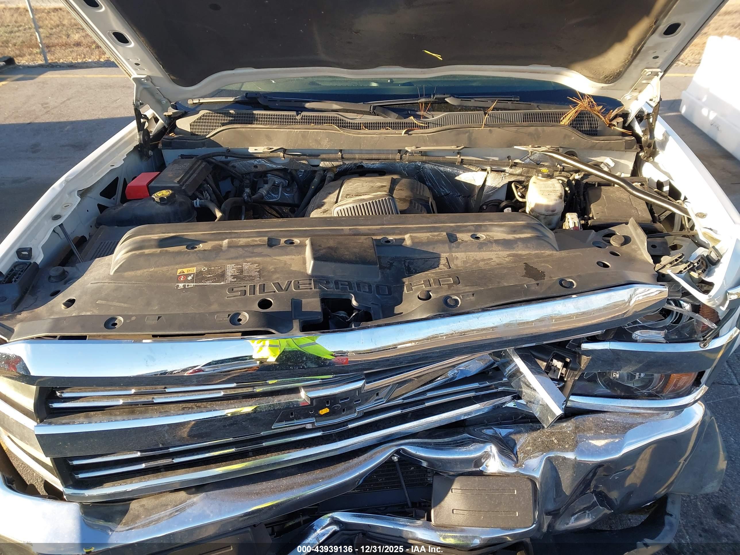 CHEVROLET SILVERADO image 10