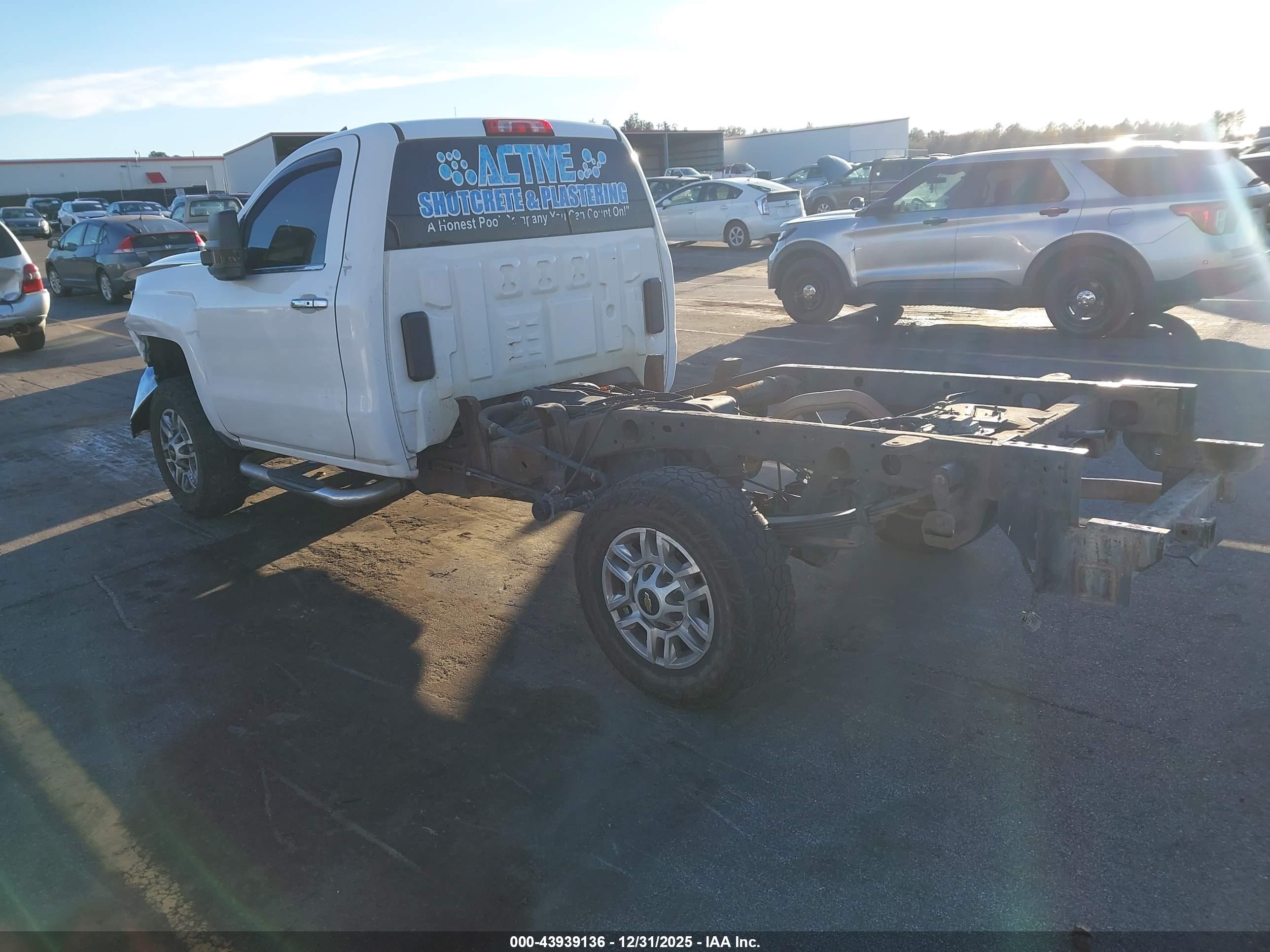 CHEVROLET SILVERADO image 3