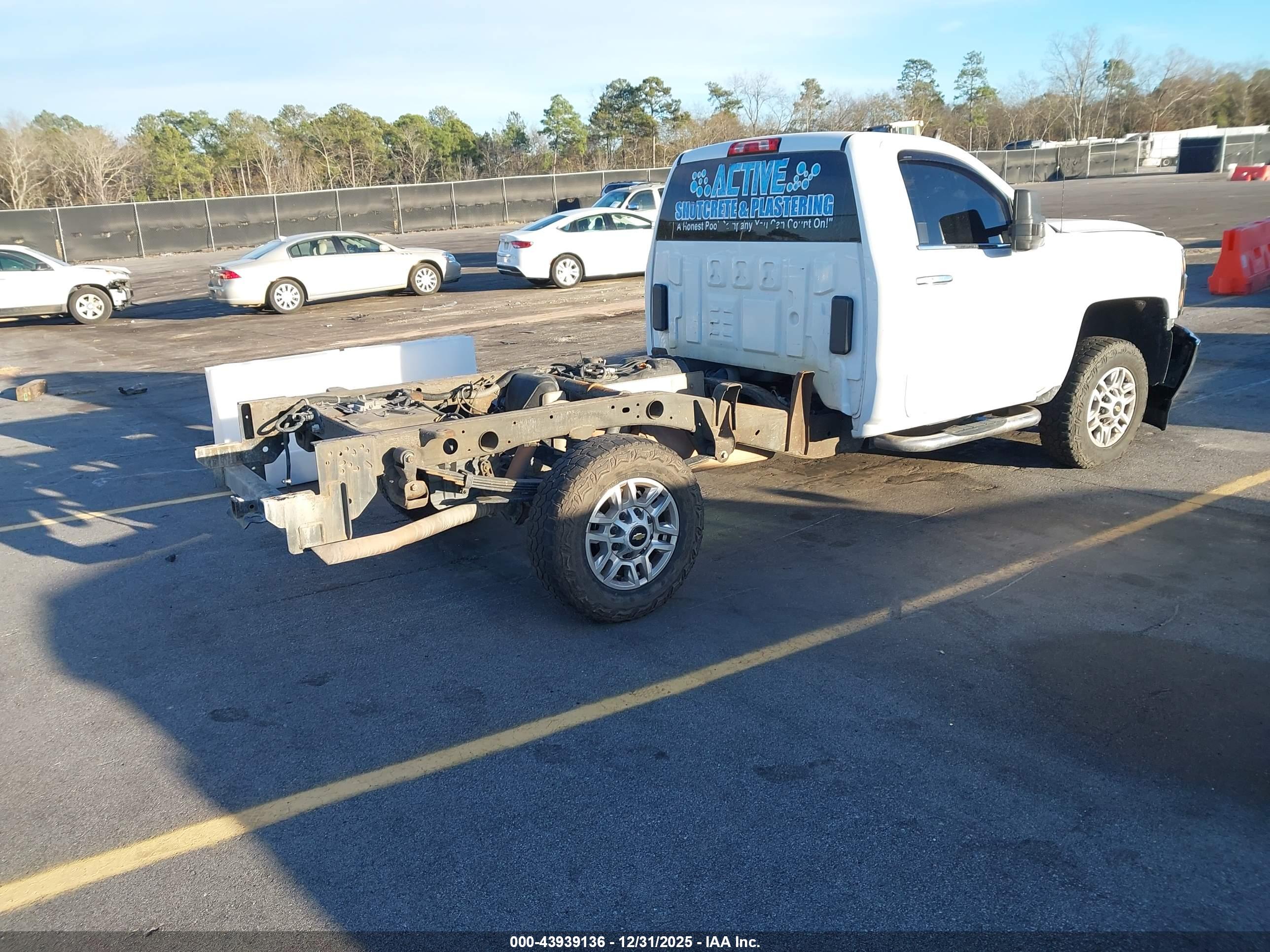 CHEVROLET SILVERADO image 4