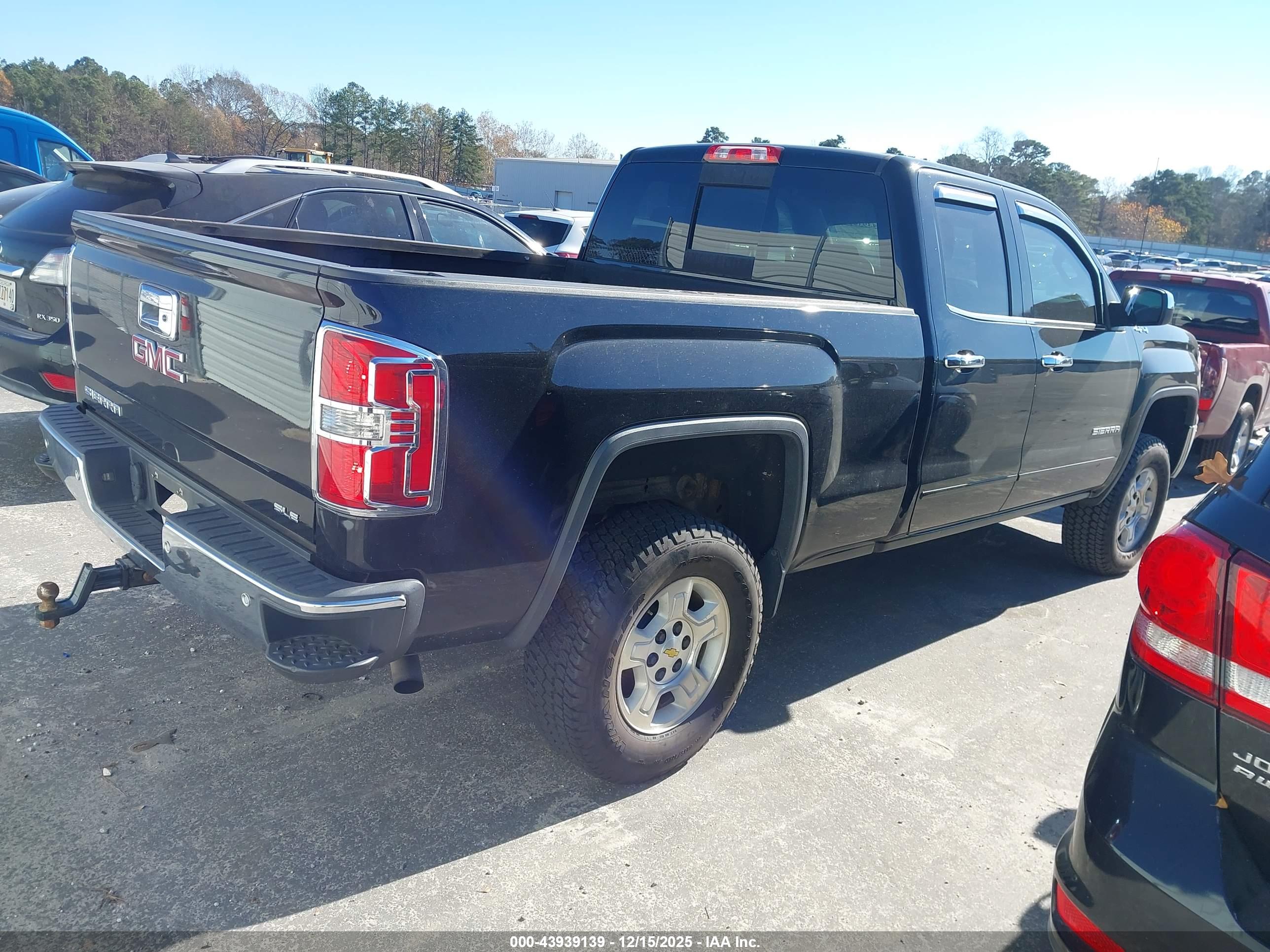 GMC SIERRA image 4