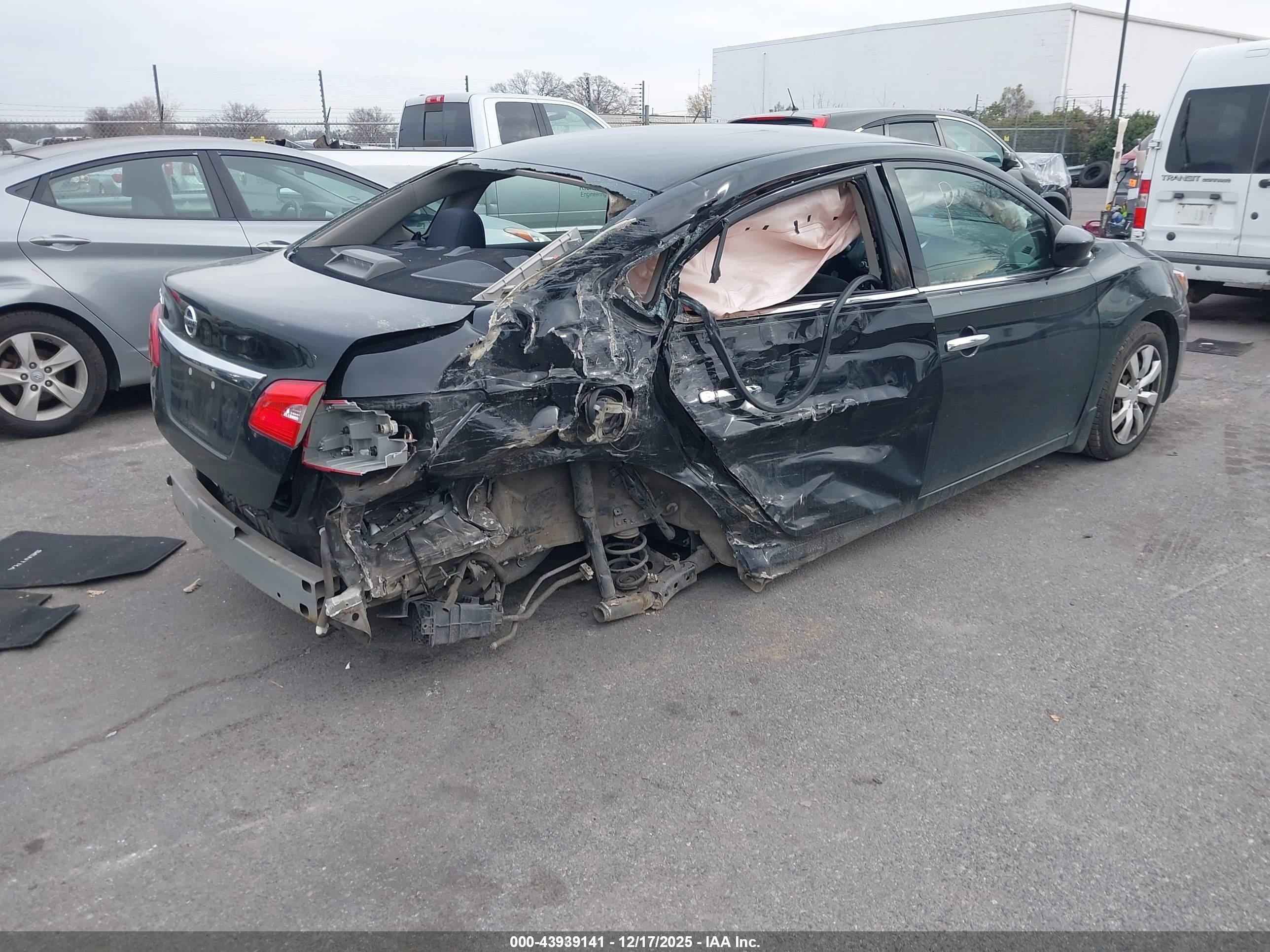 NISSAN SENTRA image 4