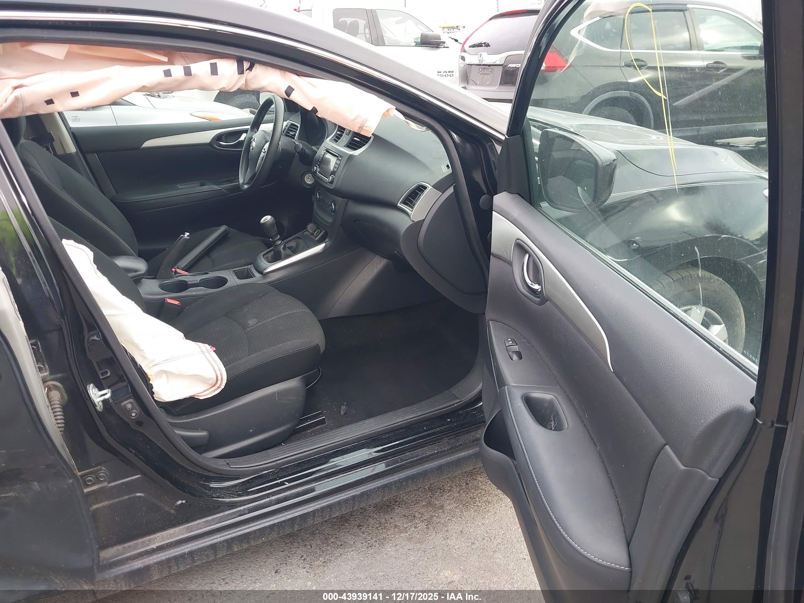 NISSAN SENTRA image 5