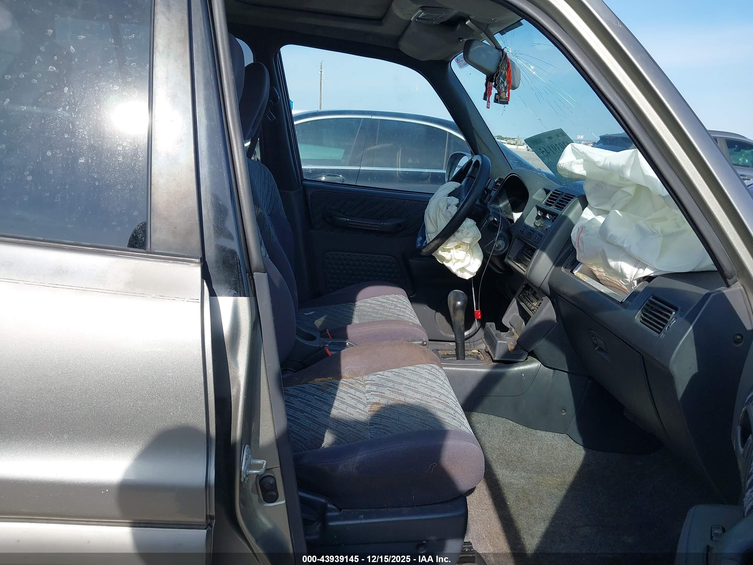 TOYOTA RAV4 image 5