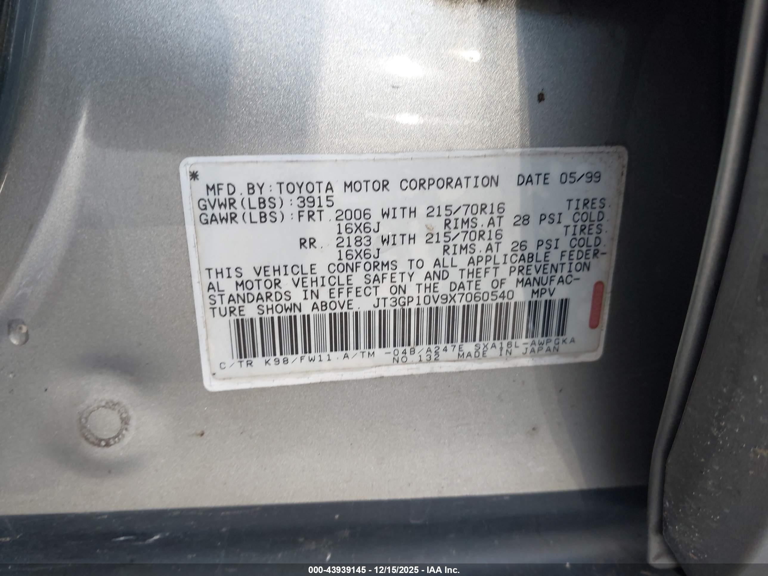 TOYOTA RAV4 image 9