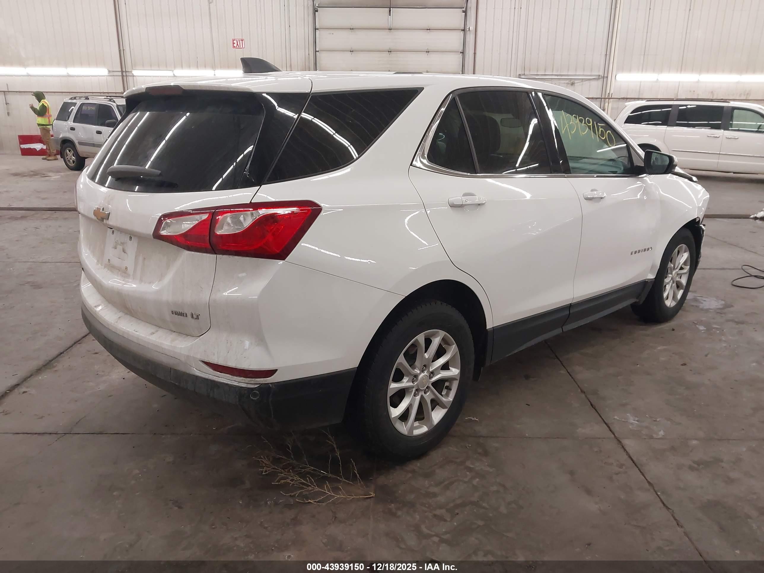 CHEVROLET EQUINOX image 4
