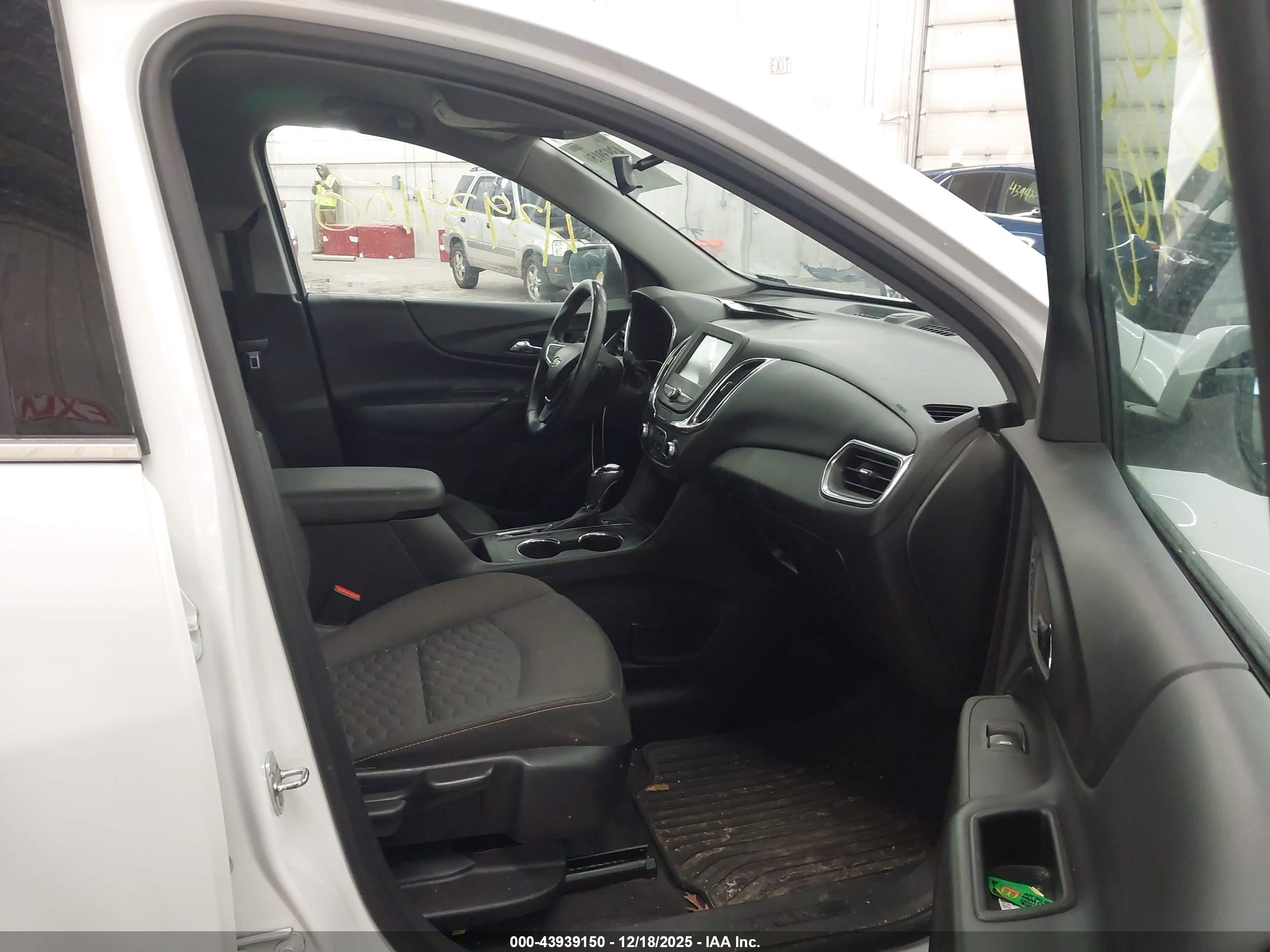 CHEVROLET EQUINOX image 5