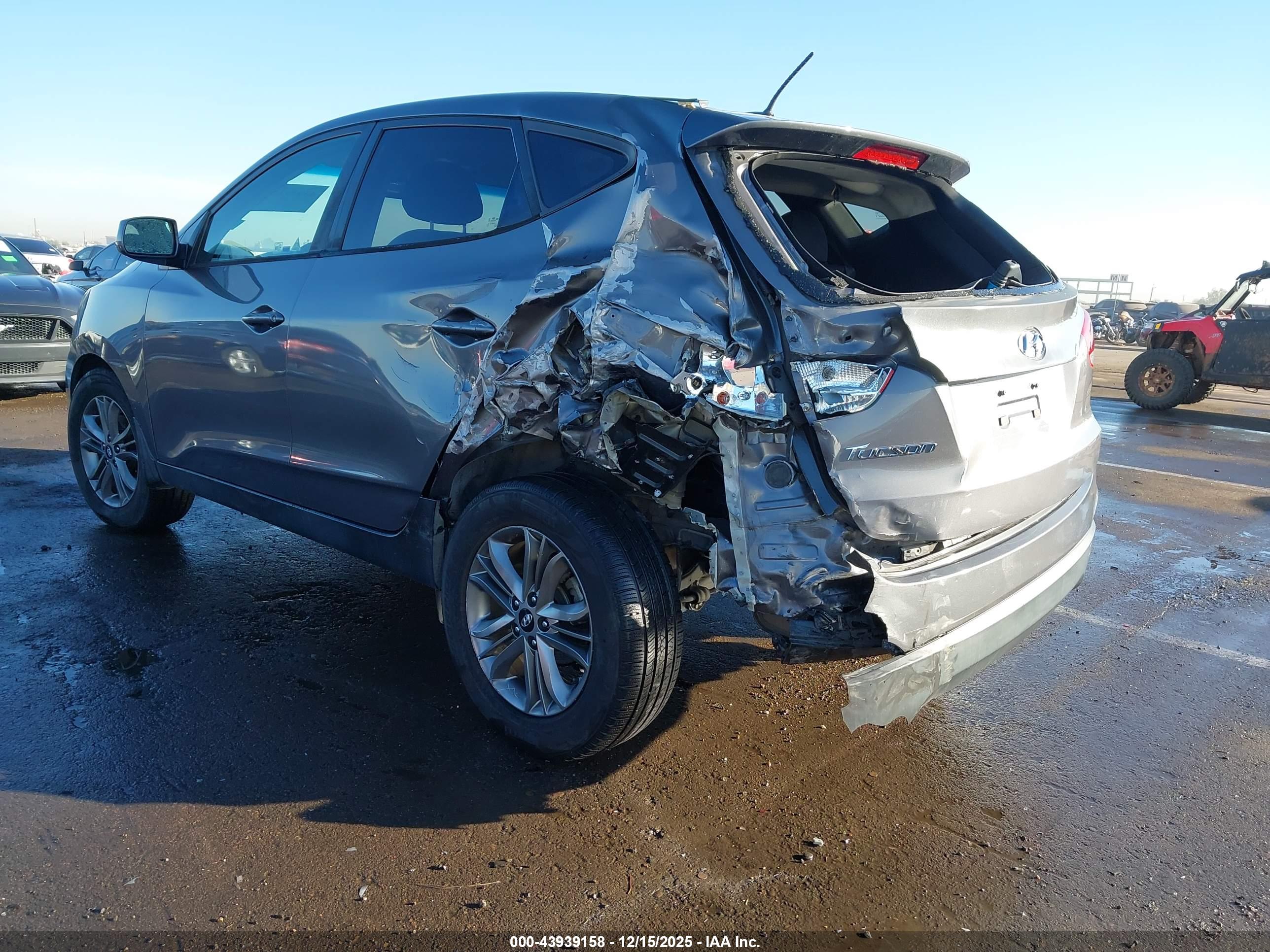 HYUNDAI TUCSON image 3